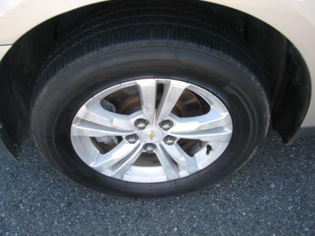 2015 Tan Chevrolet Equinox LS 2WD (2GNALAEK6F6) with an 2.4L L4 DOHC 16V FFV engine, 6-Speed Automatic transmission, located at 2443 Albert Pike, Hot Springs, AR, 71913, (501) 623-6255, 34.492222, -93.109993 - LISTED FEATURES MAY BE OPTIONAL AND NOT INCLUDED ON THIS VEHICLE!!! - Photo#6