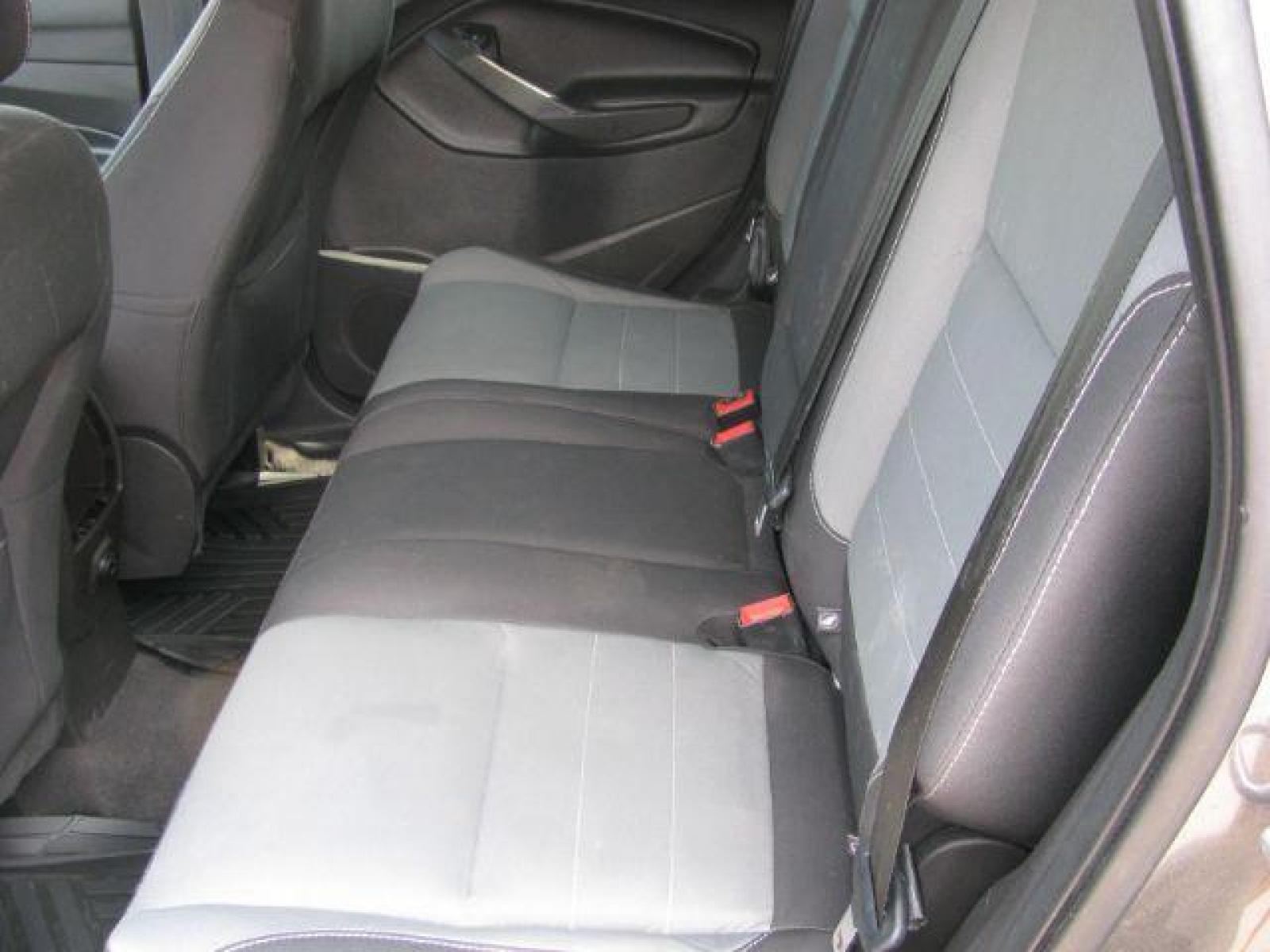 2016 Gray Ford Escape SE FWD (1FMCU0G75GU) with an 2.5L L4 DOHC 16V engine, 6-Speed Automatic transmission, located at 2443 Albert Pike, Hot Springs, AR, 71913, (501) 623-6255, 34.492222, -93.109993 - LISTED FEATURES MAY BE OPTIONAL AND NOT INCLUDED ON THIS VEHICLE!!! - Photo #7