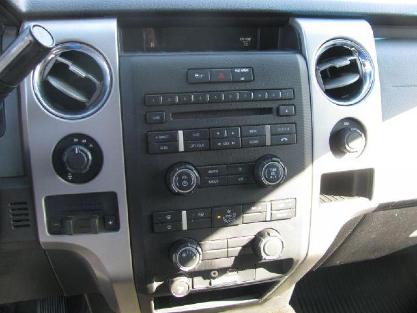 2011 White Ford F-150 CREW CAB PICKUP 4-DR (1FTFW1ET6BK) with an 3.5L V6 TURBO engine, 6-Speed Automatic transmission, located at 2443 Albert Pike, Hot Springs, AR, 71913, (501) 623-6255, 34.492222, -93.109993 - Photo#10