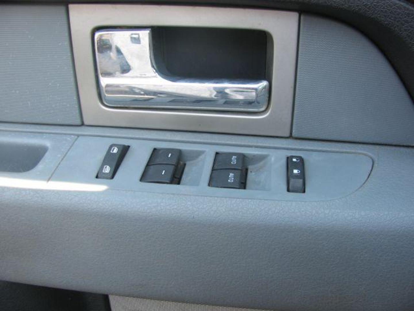 2011 White Ford F-150 CREW CAB PICKUP 4-DR (1FTFW1ET6BK) with an 3.5L V6 TURBO engine, 6-Speed Automatic transmission, located at 2443 Albert Pike, Hot Springs, AR, 71913, (501) 623-6255, 34.492222, -93.109993 - Photo#12