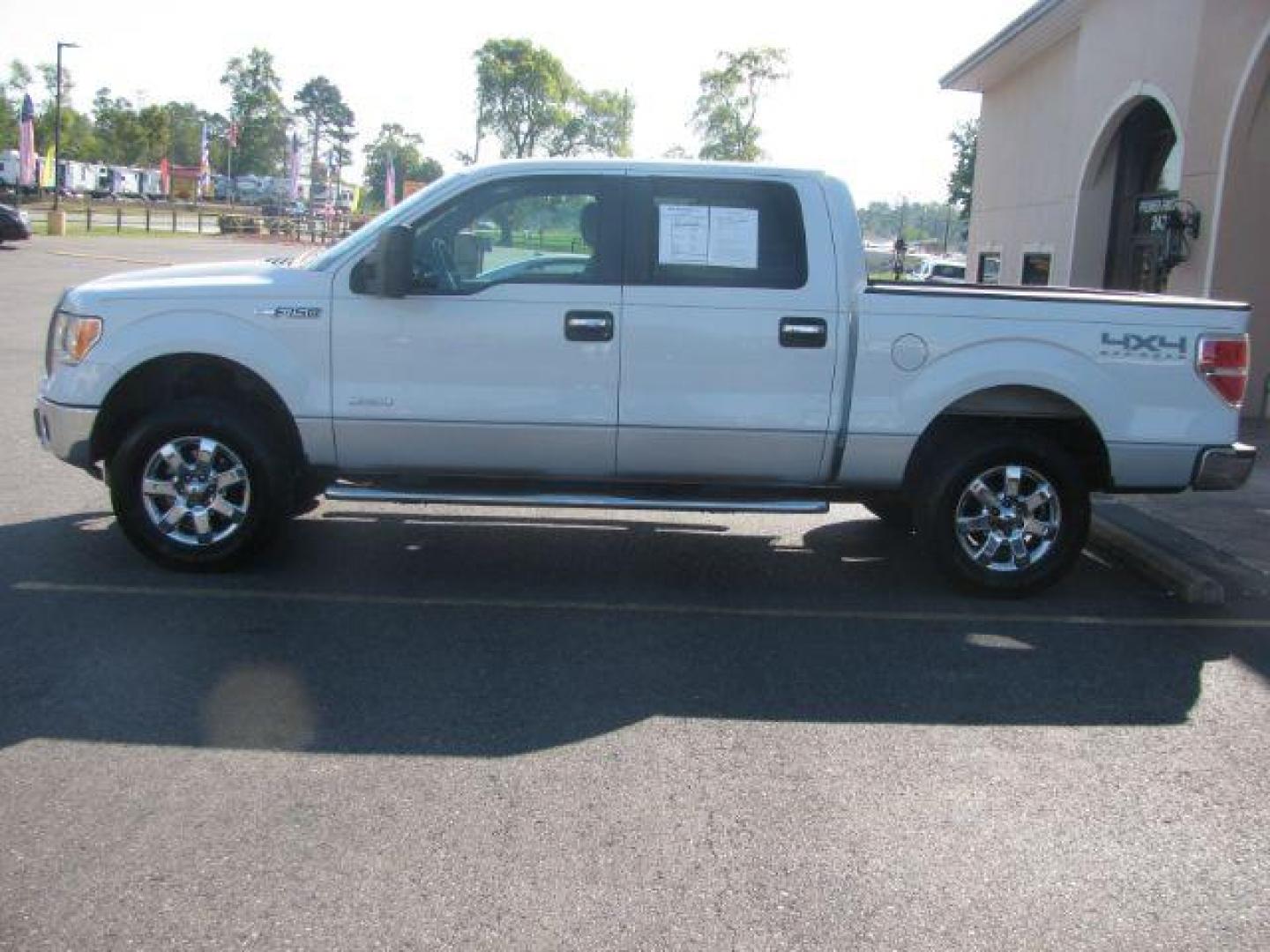 2011 White Ford F-150 CREW CAB PICKUP 4-DR (1FTFW1ET6BK) with an 3.5L V6 TURBO engine, 6-Speed Automatic transmission, located at 2443 Albert Pike, Hot Springs, AR, 71913, (501) 623-6255, 34.492222, -93.109993 - Photo#4