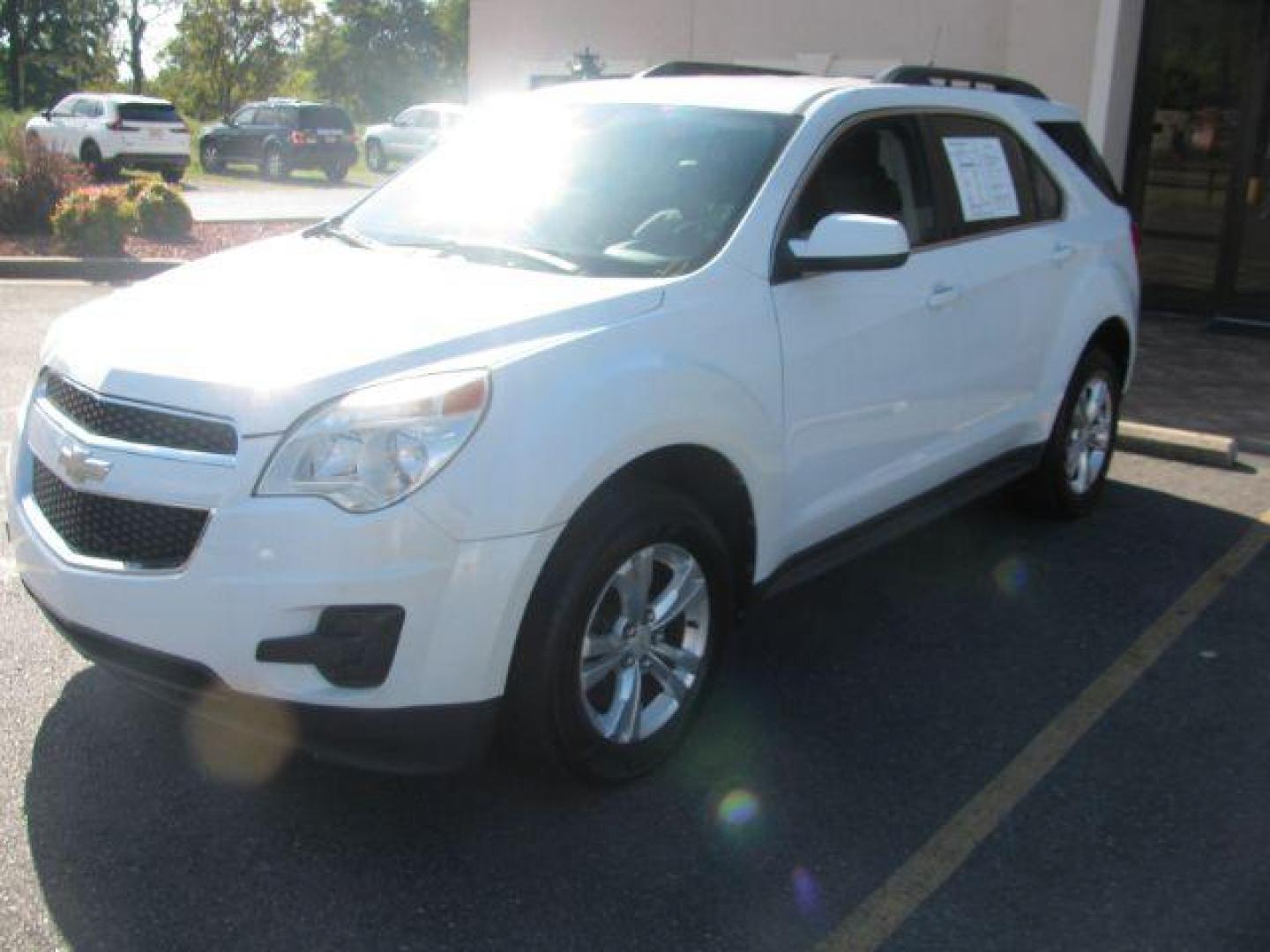 2011 White Chevrolet Equinox 1LT 2WD (2GNALDEC5B1) with an 2.4L L4 DOHC 16V engine, 6-Speed Automatic transmission, located at 2443 Albert Pike, Hot Springs, AR, 71913, (501) 623-6255, 34.492222, -93.109993 - Photo#5