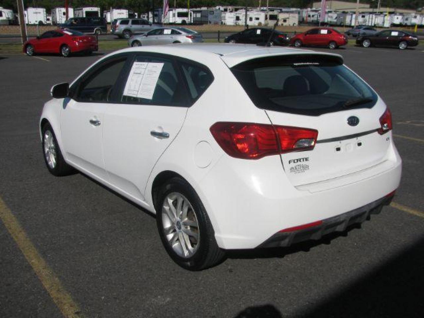 2012 White Kia Forte 5-Door EX (KNAFU5A26C5) with an 2.0L L4 DOHC 16V engine, located at 2443 Albert Pike, Hot Springs, AR, 71913, (501) 623-6255, 34.492222, -93.109993 - LISTED FEATURES MAY BE OPTIONAL AND NOT INCLUDED ON THIS VEHICLE!!! - Photo#2