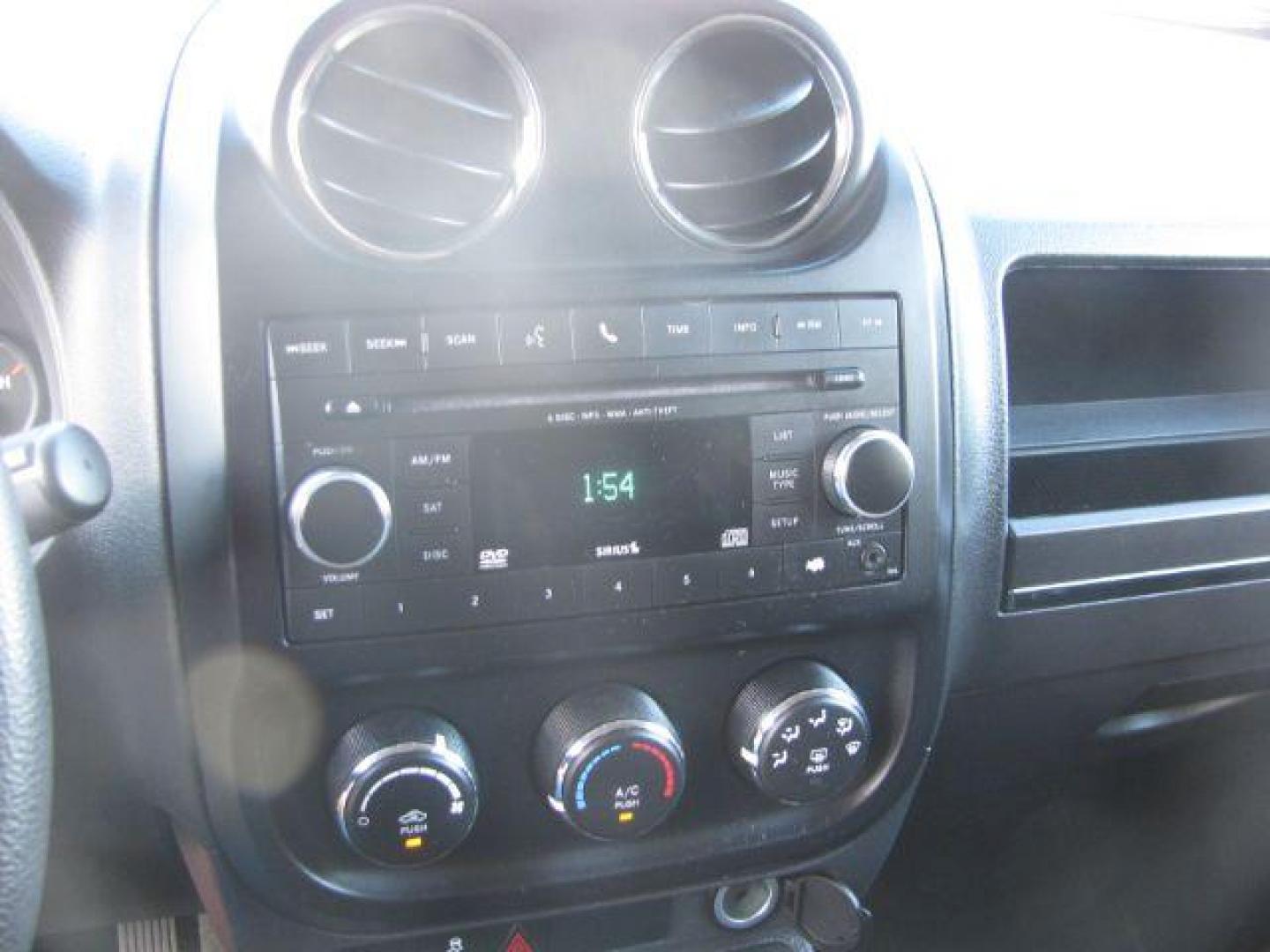 2017 Tan Jeep Patriot Sport 4WD (1C4NJRBB4HD) with an 2.4L L4 DOHC 16V engine, located at 2443 Albert Pike, Hot Springs, AR, 71913, (501) 623-6255, 34.492222, -93.109993 - Photo#9