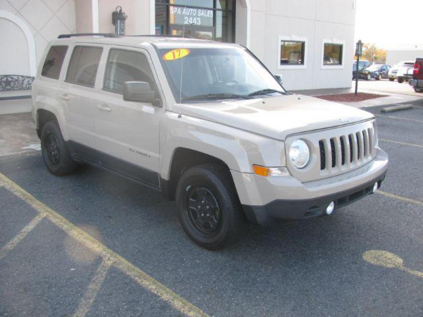 2017 Tan Jeep Patriot Sport 4WD (1C4NJRBB4HD) with an 2.4L L4 DOHC 16V engine, located at 2443 Albert Pike, Hot Springs, AR, 71913, (501) 623-6255, 34.492222, -93.109993 - Photo#5