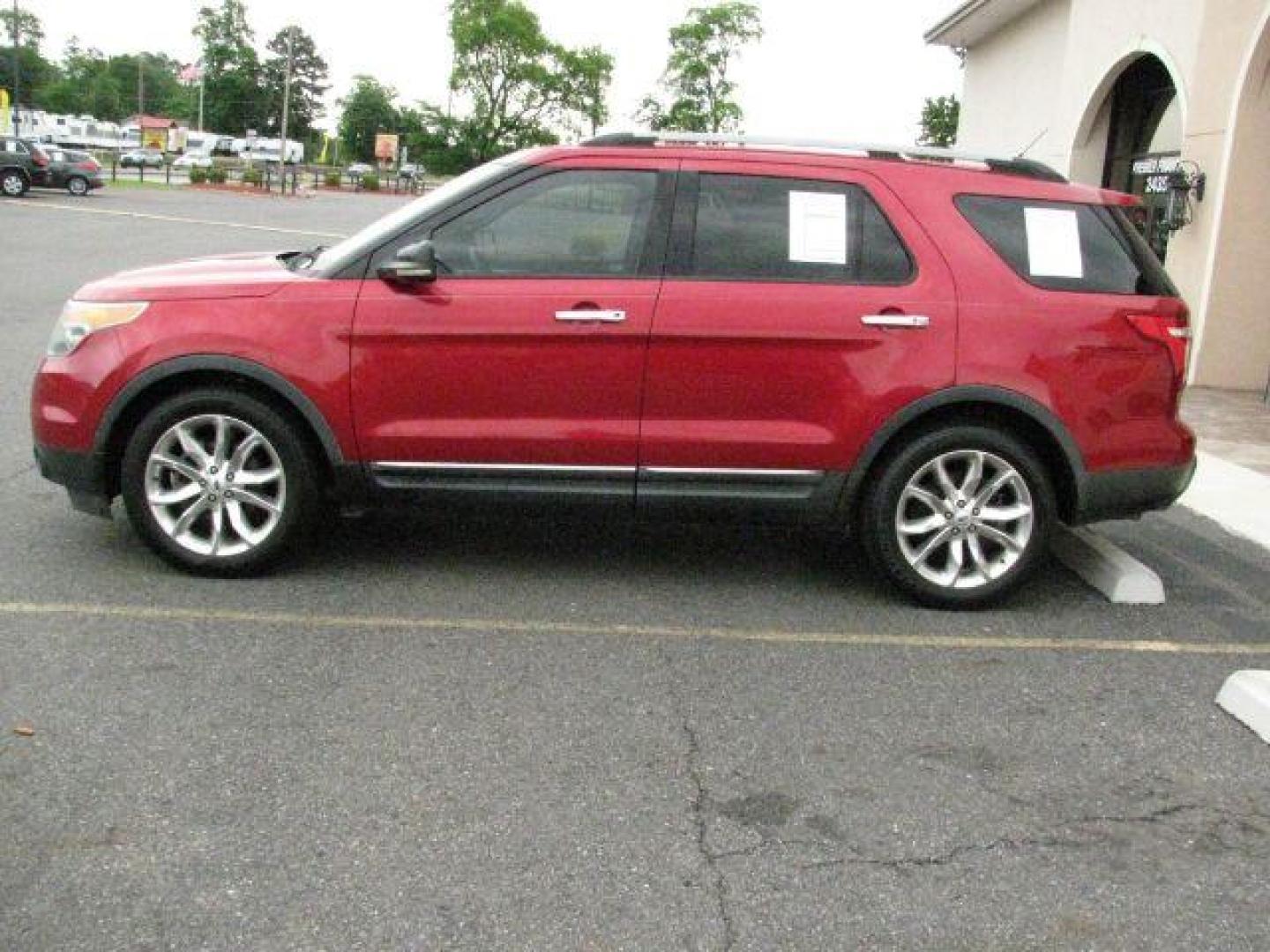 2012 Maroon Ford Explorer XLT FWD (1FMHK7D85CG) with an 3.5L V6 DOHC 24V engine, 6-Speed Automatic transmission, located at 2443 Albert Pike, Hot Springs, AR, 71913, (501) 623-6255, 34.492222, -93.109993 - LISTED FEATURES MAY BE OPTIONAL AND NOT INCLUDED ON THIS VEHICLE!!!- Photo#1
