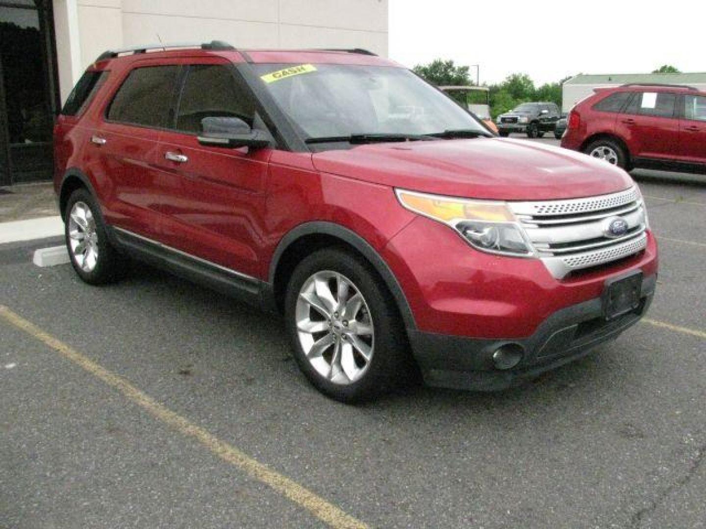 2012 Maroon Ford Explorer XLT FWD (1FMHK7D85CG) with an 3.5L V6 DOHC 24V engine, 6-Speed Automatic transmission, located at 2443 Albert Pike, Hot Springs, AR, 71913, (501) 623-6255, 34.492222, -93.109993 - LISTED FEATURES MAY BE OPTIONAL AND NOT INCLUDED ON THIS VEHICLE!!!- Photo#5