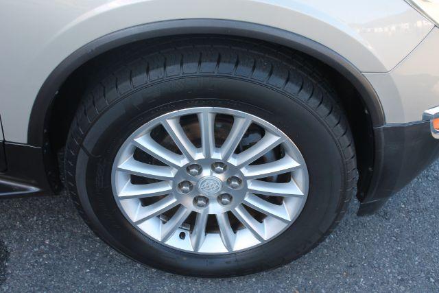 2012 Tan Buick Enclave Leather FWD (5GAKRCED0CJ) with an 3.6L V6 DOHC 24V engine, 6-Speed Automatic Overdrive transmission, located at 2443 Albert Pike, Hot Springs, AR, 71913, (501) 623-6255, 34.492222, -93.109993 - LISTED FEATURES MAY BE OPTIONAL AND NOT INCLUDED ON THIS VEHICLE!!! - Photo#5