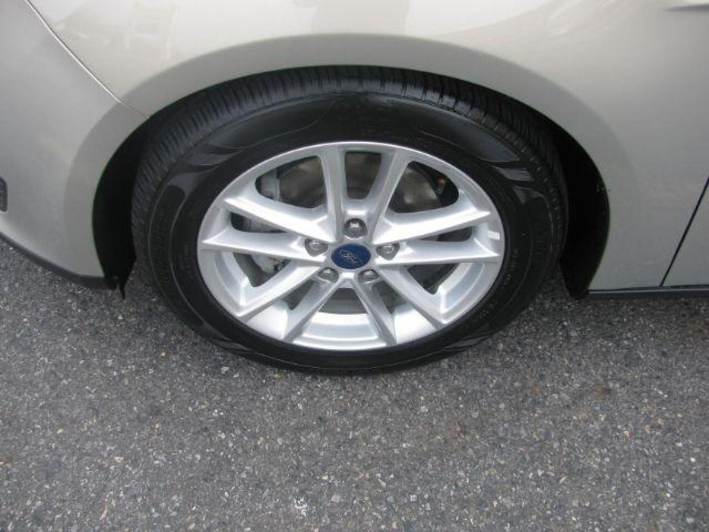 2016 Beige Ford Focus SE Hatch (1FADP3K25GL) with an 2.0L L4 DOHC 16V engine, located at 2443 Albert Pike, Hot Springs, AR, 71913, (501) 623-6255, 34.492222, -93.109993 - LISTED FEATURES MAY BE OPTIONAL AND NOT INCLUDED ON THIS VEHICLE!!! - Photo#6