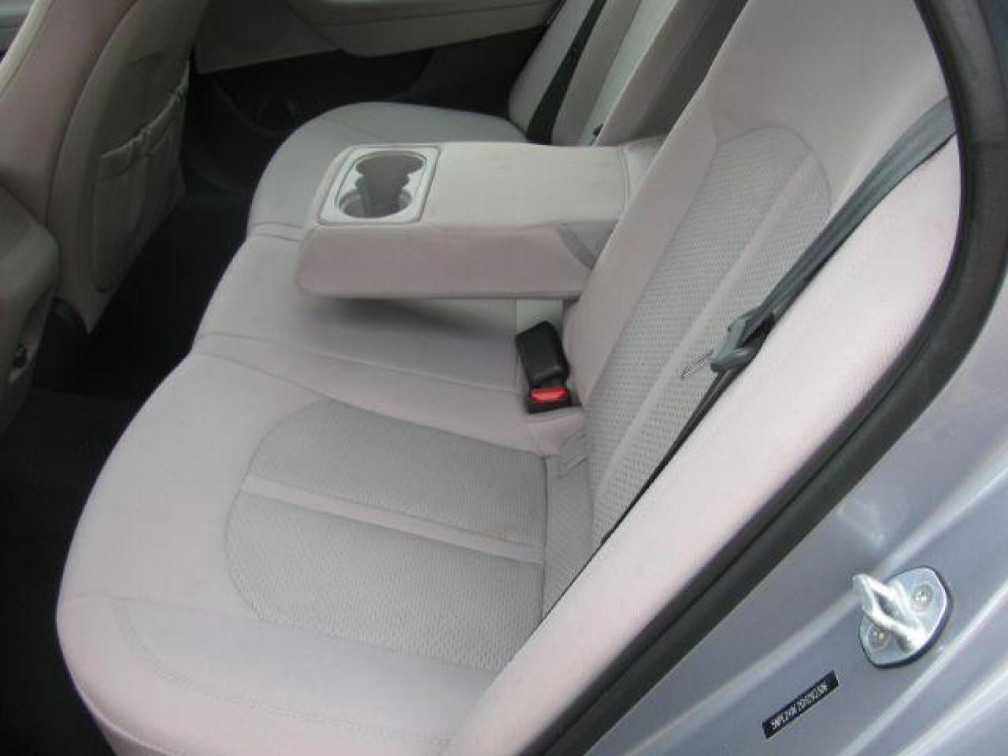 2016 Silver Hyundai Sonata SE (5NPE24AF2GH) with an 2.4L L4 DOHC 16V engine, 7-Speed Automatic transmission, located at 2443 Albert Pike, Hot Springs, AR, 71913, (501) 623-6255, 34.492222, -93.109993 - LISTED FEATURES MAY BE OPTIONAL AND NOT INCLUDED ON THIS VEHICLE!!! - Photo#7