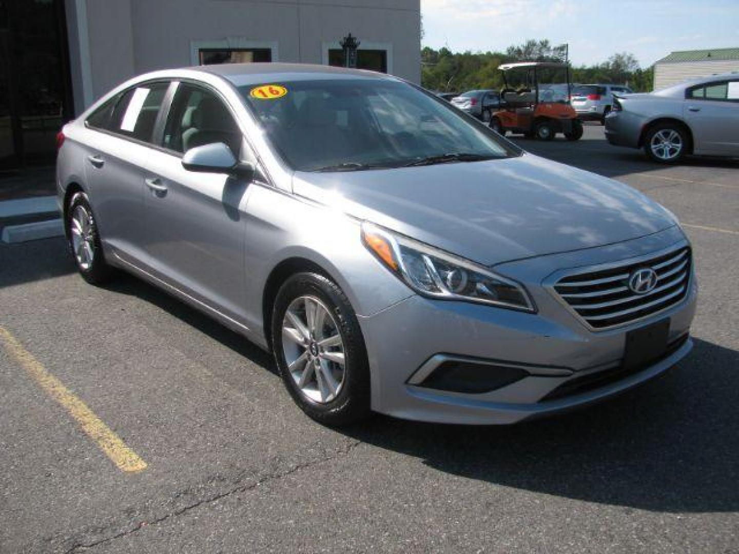 2016 Silver Hyundai Sonata SE (5NPE24AF2GH) with an 2.4L L4 DOHC 16V engine, 7-Speed Automatic transmission, located at 2443 Albert Pike, Hot Springs, AR, 71913, (501) 623-6255, 34.492222, -93.109993 - LISTED FEATURES MAY BE OPTIONAL AND NOT INCLUDED ON THIS VEHICLE!!! - Photo#0