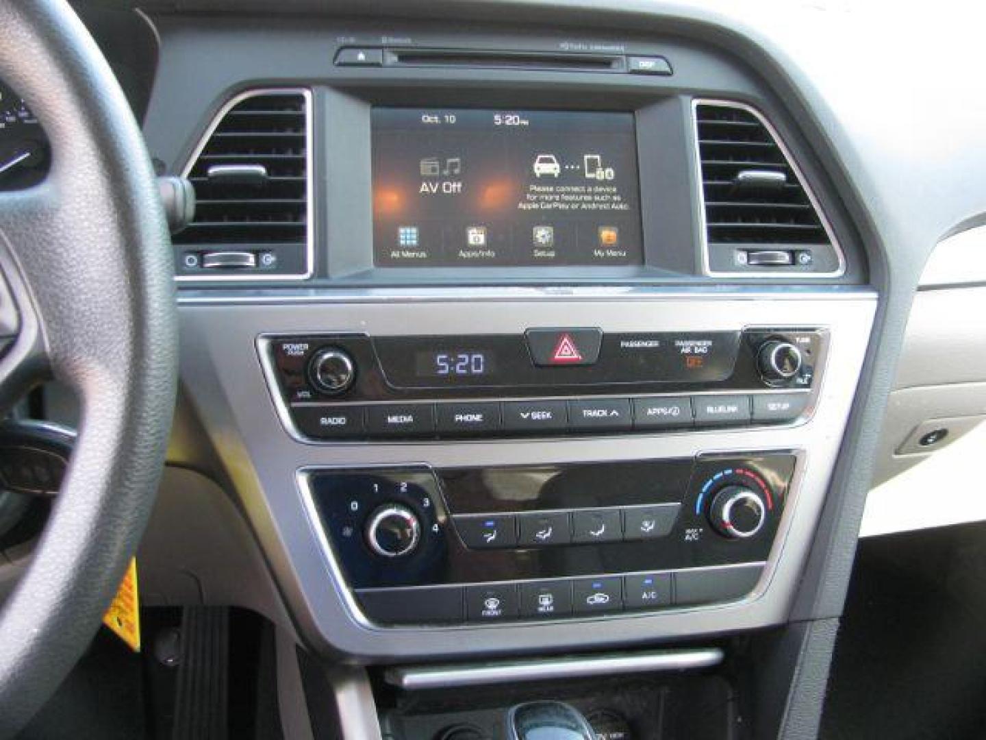 2016 Silver Hyundai Sonata SE (5NPE24AF2GH) with an 2.4L L4 DOHC 16V engine, 7-Speed Automatic transmission, located at 2443 Albert Pike, Hot Springs, AR, 71913, (501) 623-6255, 34.492222, -93.109993 - LISTED FEATURES MAY BE OPTIONAL AND NOT INCLUDED ON THIS VEHICLE!!! - Photo#9