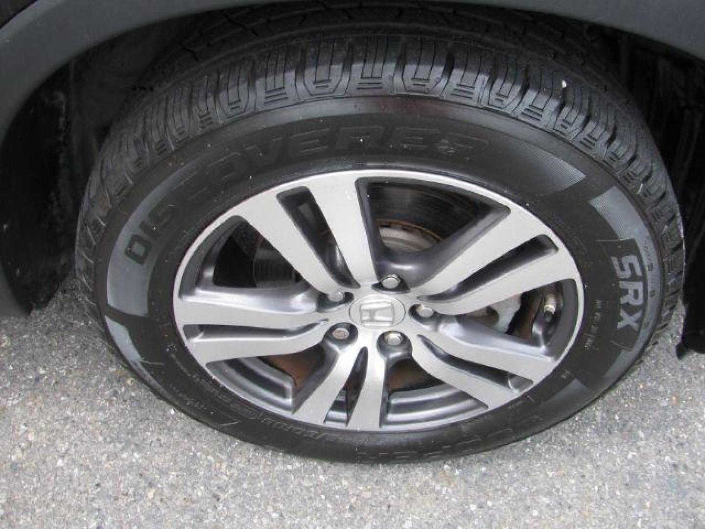 2016 Green Honda Pilot EXL 2WD (5FNYF5H59GB) with an 3.5L V6 SOHC 24V engine, 6-Speed Automatic transmission, located at 2443 Albert Pike, Hot Springs, AR, 71913, (501) 623-6255, 34.492222, -93.109993 - LISTED FEATURES MAY BE OPTIONAL AND NOT INCLUDED ON THIS VEHICLE!!! - Photo#6