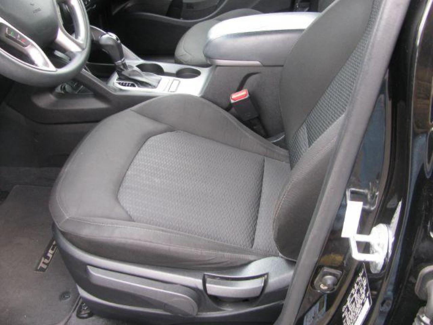 2015 Black Hyundai Tucson GLS FWD (KM8JT3AF3FU) with an 2.0L L4 DOHC 16V engine, 6-Speed Automatic transmission, located at 2443 Albert Pike, Hot Springs, AR, 71913, (501) 623-6255, 34.492222, -93.109993 - LISTED FEATURES MAY BE OPTIONAL AND NOT INCLUDED ON THIS VEHICLE!!! - Photo#8