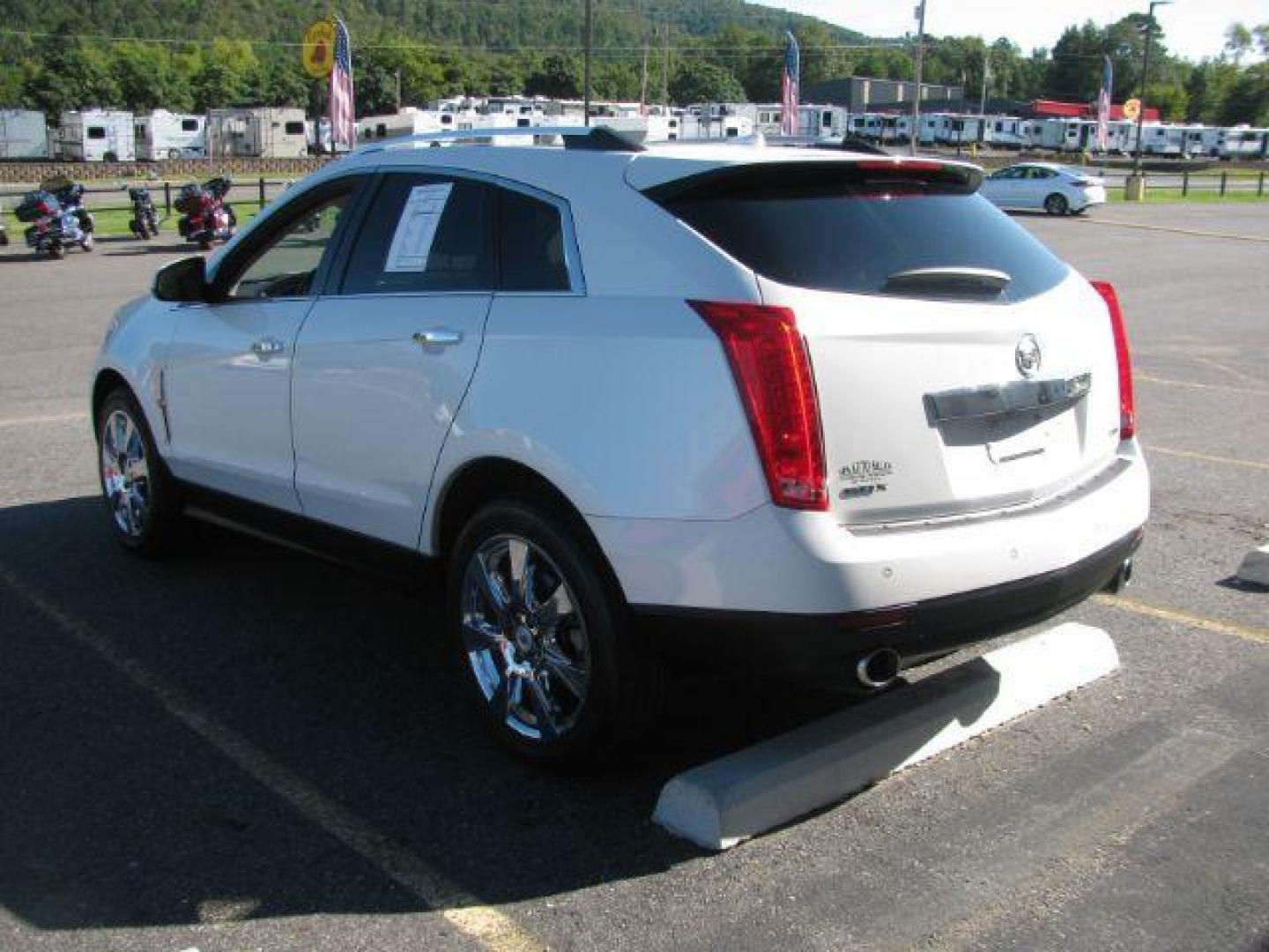 2012 White Cadillac SRX Performance (3GYFNBE32CS) with an 3.6L V6 DOHC 24V FFV engine, 6-Speed Automatic transmission, located at 2443 Albert Pike, Hot Springs, AR, 71913, (501) 623-6255, 34.492222, -93.109993 - LISTED FEATURES MAY BE OPTIONAL AND NOT INCLUDED ON THIS VEHICLE!!!- Photo#3