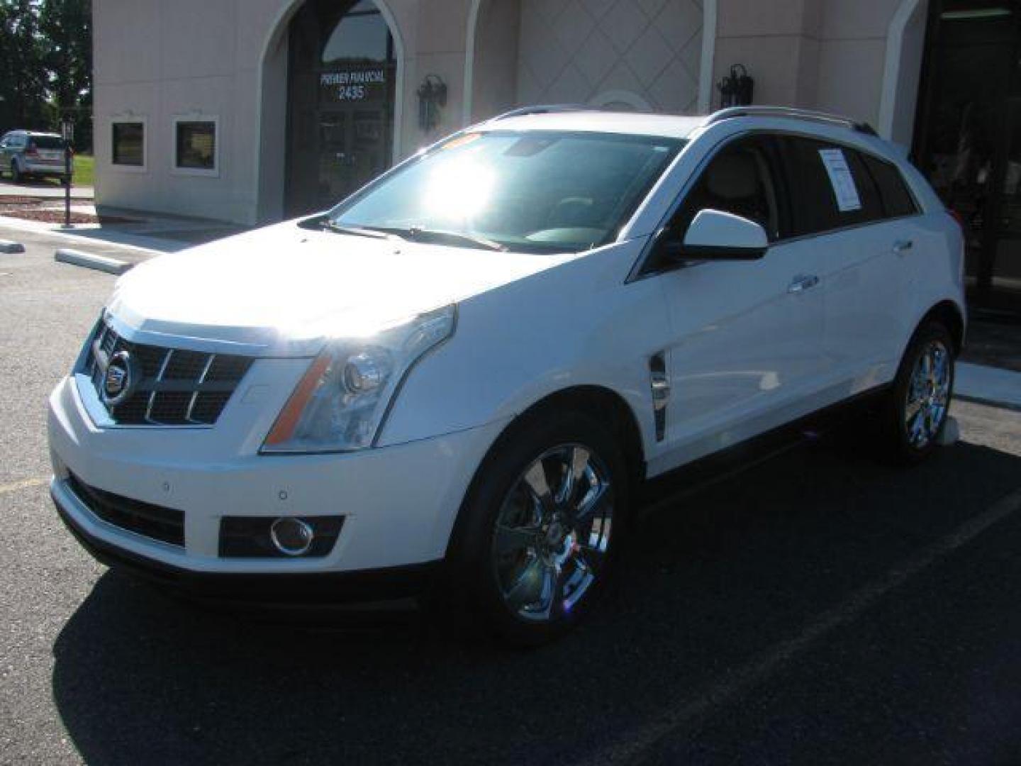 2012 White Cadillac SRX Performance (3GYFNBE32CS) with an 3.6L V6 DOHC 24V FFV engine, 6-Speed Automatic transmission, located at 2443 Albert Pike, Hot Springs, AR, 71913, (501) 623-6255, 34.492222, -93.109993 - LISTED FEATURES MAY BE OPTIONAL AND NOT INCLUDED ON THIS VEHICLE!!!- Photo#5