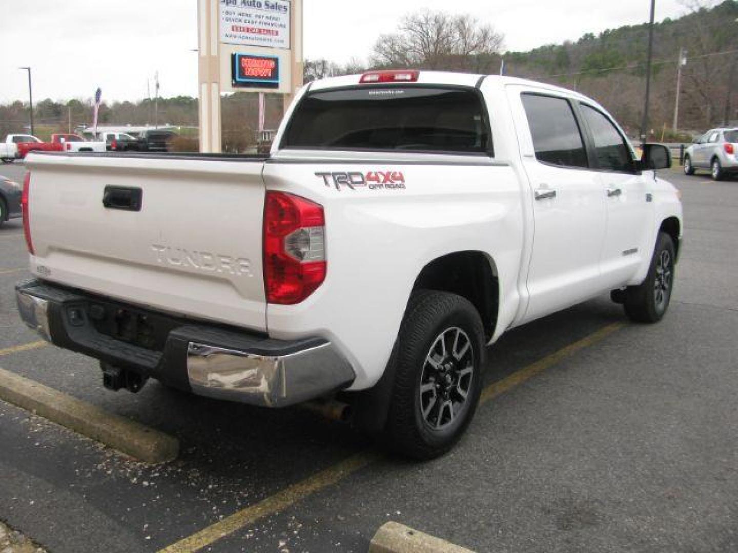 2014 White Toyota Tundra Limited 5.7L FFV CrewMax 4WD (5TFHW5F13EX) with an 5.7L V8 DOHC 32V FFV engine, 6-Speed Automatic transmission, located at 2443 Albert Pike, Hot Springs, AR, 71913, (501) 623-6255, 34.492222, -93.109993 - LISTED FEATURES MAY BE OPTIONAL AND NOT INCLUDED ON THIS VEHICLE!!! - Photo#4