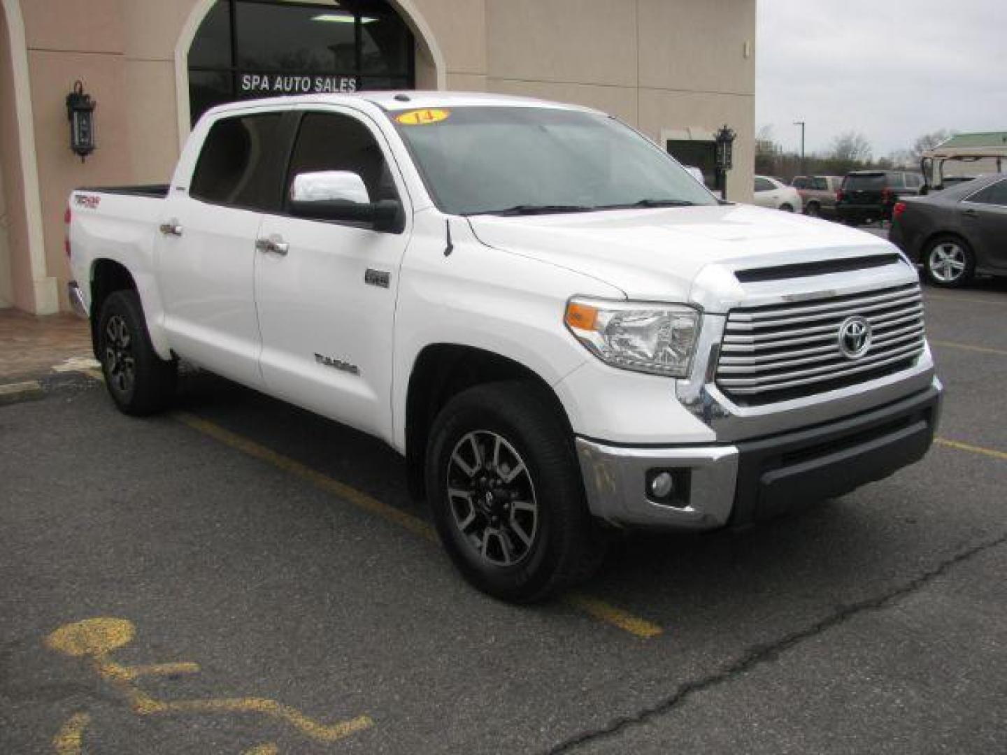 2014 White Toyota Tundra Limited 5.7L FFV CrewMax 4WD (5TFHW5F13EX) with an 5.7L V8 DOHC 32V FFV engine, 6-Speed Automatic transmission, located at 2443 Albert Pike, Hot Springs, AR, 71913, (501) 623-6255, 34.492222, -93.109993 - LISTED FEATURES MAY BE OPTIONAL AND NOT INCLUDED ON THIS VEHICLE!!! - Photo#6