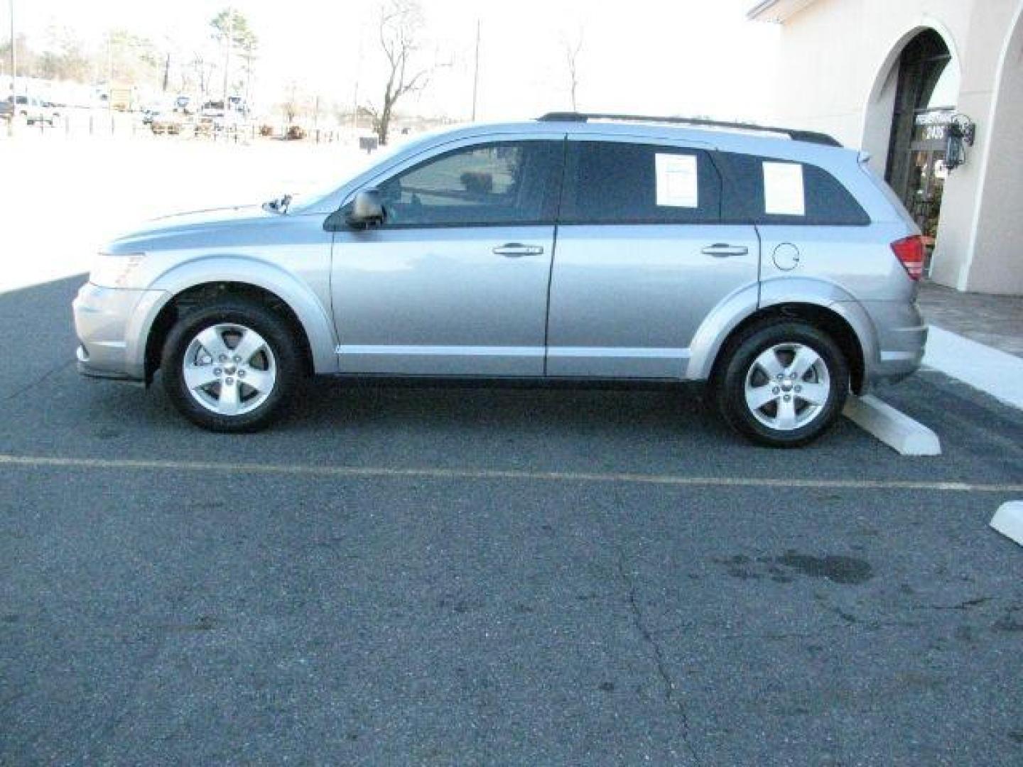 2016 Gray Dodge Journey SE (3C4PDCAB9GT) with an 2.4L L4 DOHC 16V engine, 4-Speed Automatic transmission, located at 2443 Albert Pike, Hot Springs, AR, 71913, (501) 623-6255, 34.492222, -93.109993 - LISTED FEATURES MAY BE OPTIONAL AND NOT INCLUDED ON THIS VEHICLE!!! - Photo#1