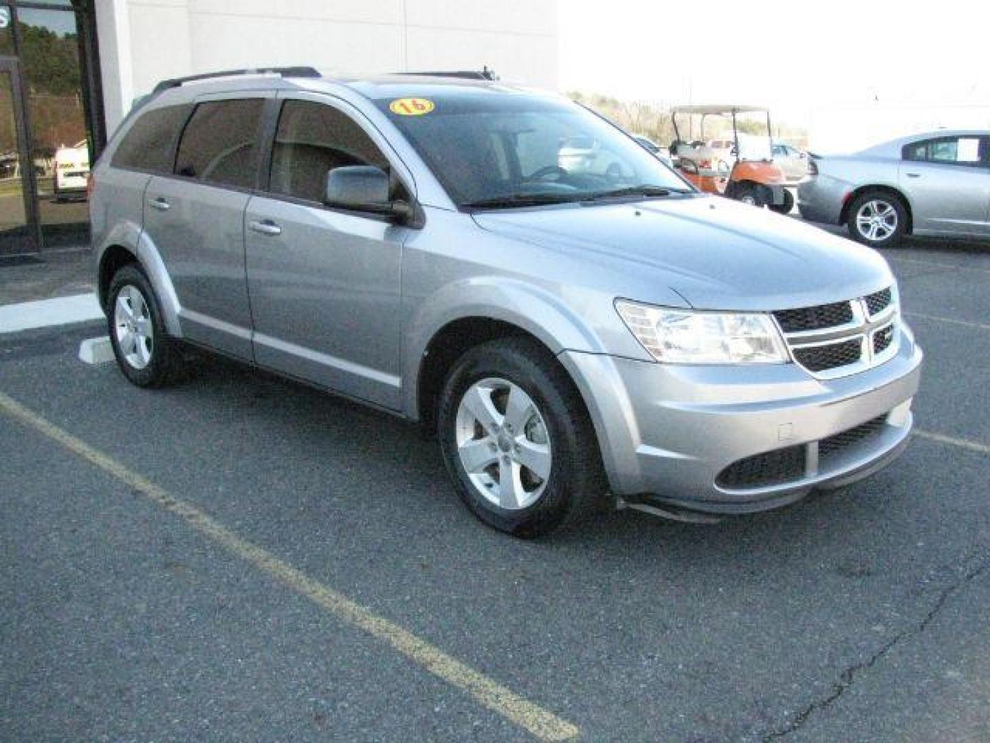 2016 Gray Dodge Journey SE (3C4PDCAB9GT) with an 2.4L L4 DOHC 16V engine, 4-Speed Automatic transmission, located at 2443 Albert Pike, Hot Springs, AR, 71913, (501) 623-6255, 34.492222, -93.109993 - LISTED FEATURES MAY BE OPTIONAL AND NOT INCLUDED ON THIS VEHICLE!!! - Photo#5