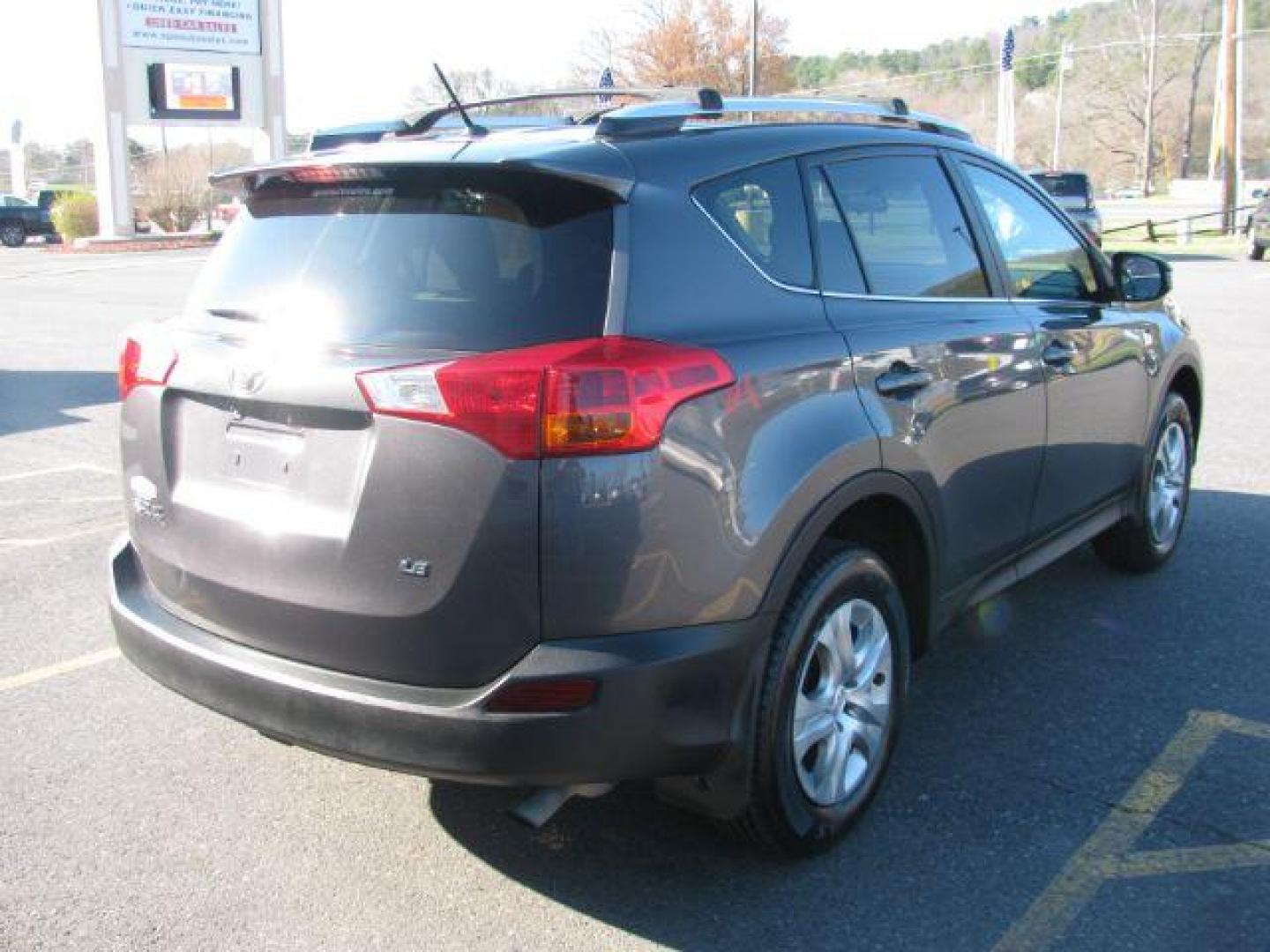 2015 Gray Toyota RAV4 SPORT UTILITY 4-DR (2T3ZFREV7FW) with an 2.5L L4 DOHC 16V engine, 6-Speed Automatic transmission, located at 2443 Albert Pike, Hot Springs, AR, 71913, (501) 623-6255, 34.492222, -93.109993 - LISTED FEATURES MAY BE OPTIONAL AND NOT INCLUDED ON THIS VEHICLE!!! - Photo#3