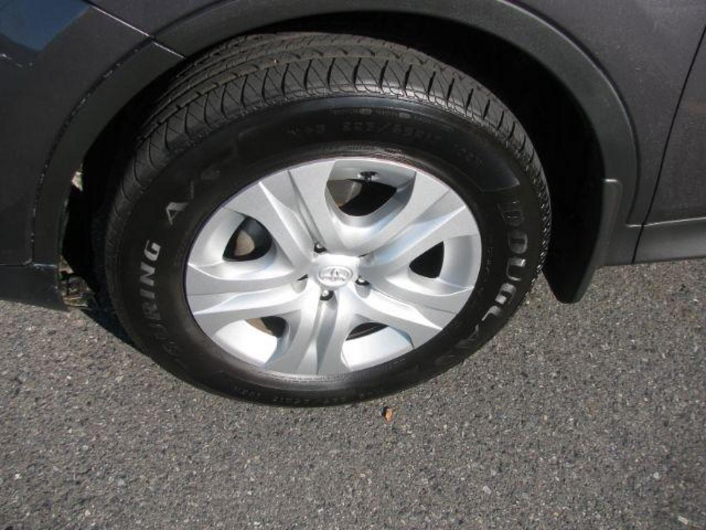 2015 Gray Toyota RAV4 SPORT UTILITY 4-DR (2T3ZFREV7FW) with an 2.5L L4 DOHC 16V engine, 6-Speed Automatic transmission, located at 2443 Albert Pike, Hot Springs, AR, 71913, (501) 623-6255, 34.492222, -93.109993 - LISTED FEATURES MAY BE OPTIONAL AND NOT INCLUDED ON THIS VEHICLE!!! - Photo#6
