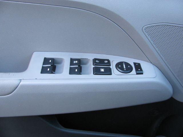 2018 Black Hyundai Elantra SE 6AT (5NPD74LF0JH) with an 1.8L L4 DOHC 16V engine, 6-Speed Automatic transmission, located at 2443 Albert Pike, Hot Springs, AR, 71913, (501) 623-6255, 34.492222, -93.109993 - All listed features may not be available!!!! - Photo#10