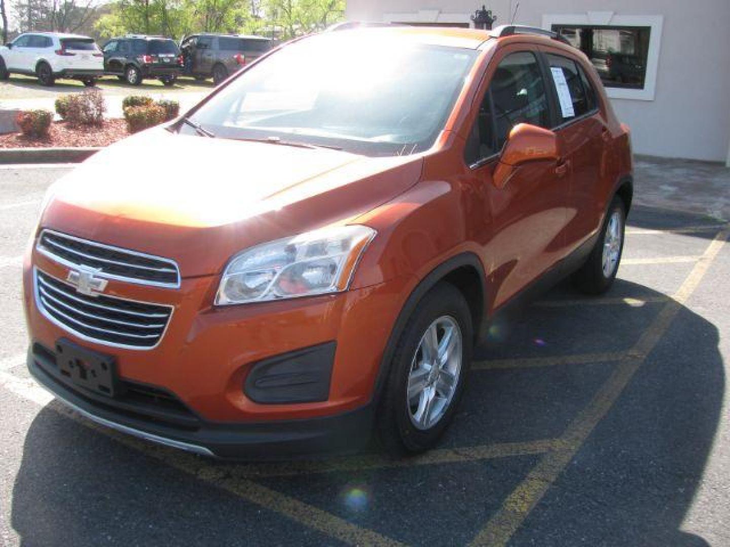2015 Orange Chevrolet Trax LT FWD (KL7CJLSBXFB) with an 1.4L L4 DOHC 16V engine, 6-Speed Automatic transmission, located at 2443 Albert Pike, Hot Springs, AR, 71913, (501) 623-6255, 34.492222, -93.109993 - LISTED FEATURES MAY BE OPTIONAL AND NOT INCLUDED ON THIS VEHICLE!!! - Photo#5