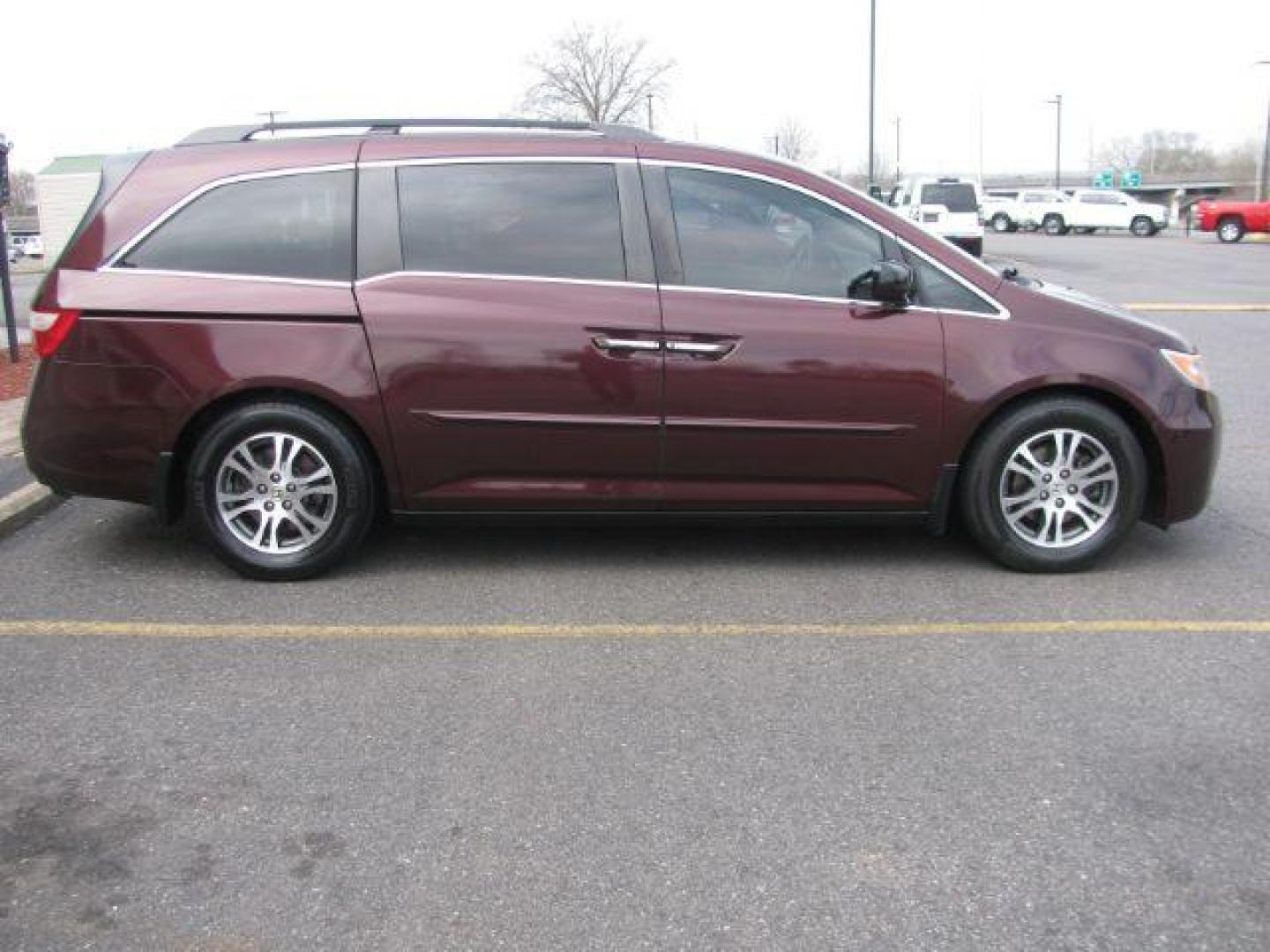 2012 Maroon Honda Odyssey EX-L (5FNRL5H63CB) with an 3.5L V6 SOHC 24V engine, 5-Speed Automatic transmission, located at 2443 Albert Pike, Hot Springs, AR, 71913, (501) 623-6255, 34.492222, -93.109993 - LISTED FEATURES MAY BE OPTIONAL AND NOT INCLUDED ON THIS VEHICLE!!! - Photo#4
