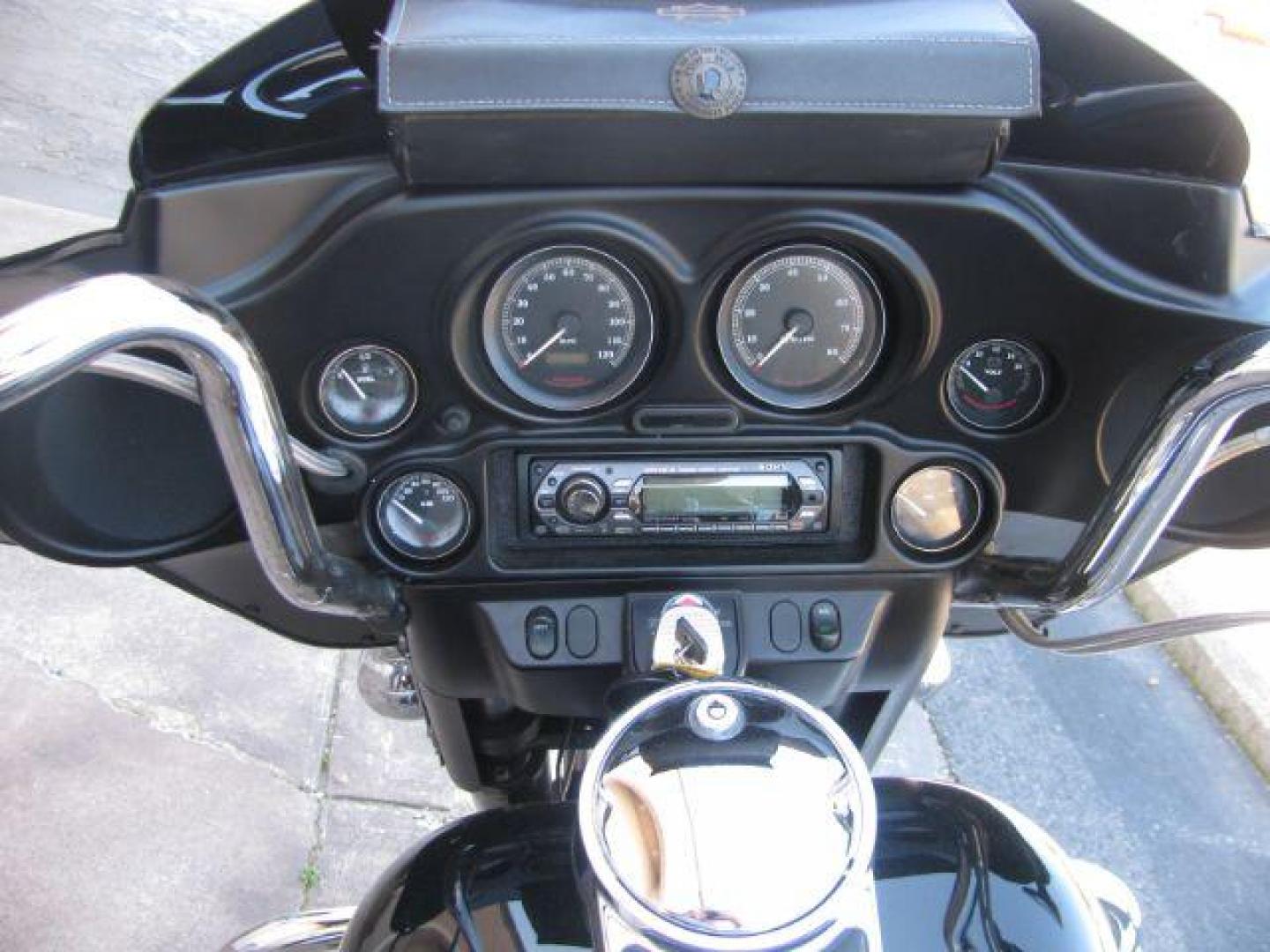 2003 Black Harley Davidson FLHTCI Electra Glide - (1HD1FFW183Y) with an 1450CC engine, located at 2443 Albert Pike, Hot Springs, AR, 71913, (501) 623-6255, 34.492222, -93.109993 - ALL LISTED FEATURES MAY NOT BE AVAILABLE!!!!! - Photo#4