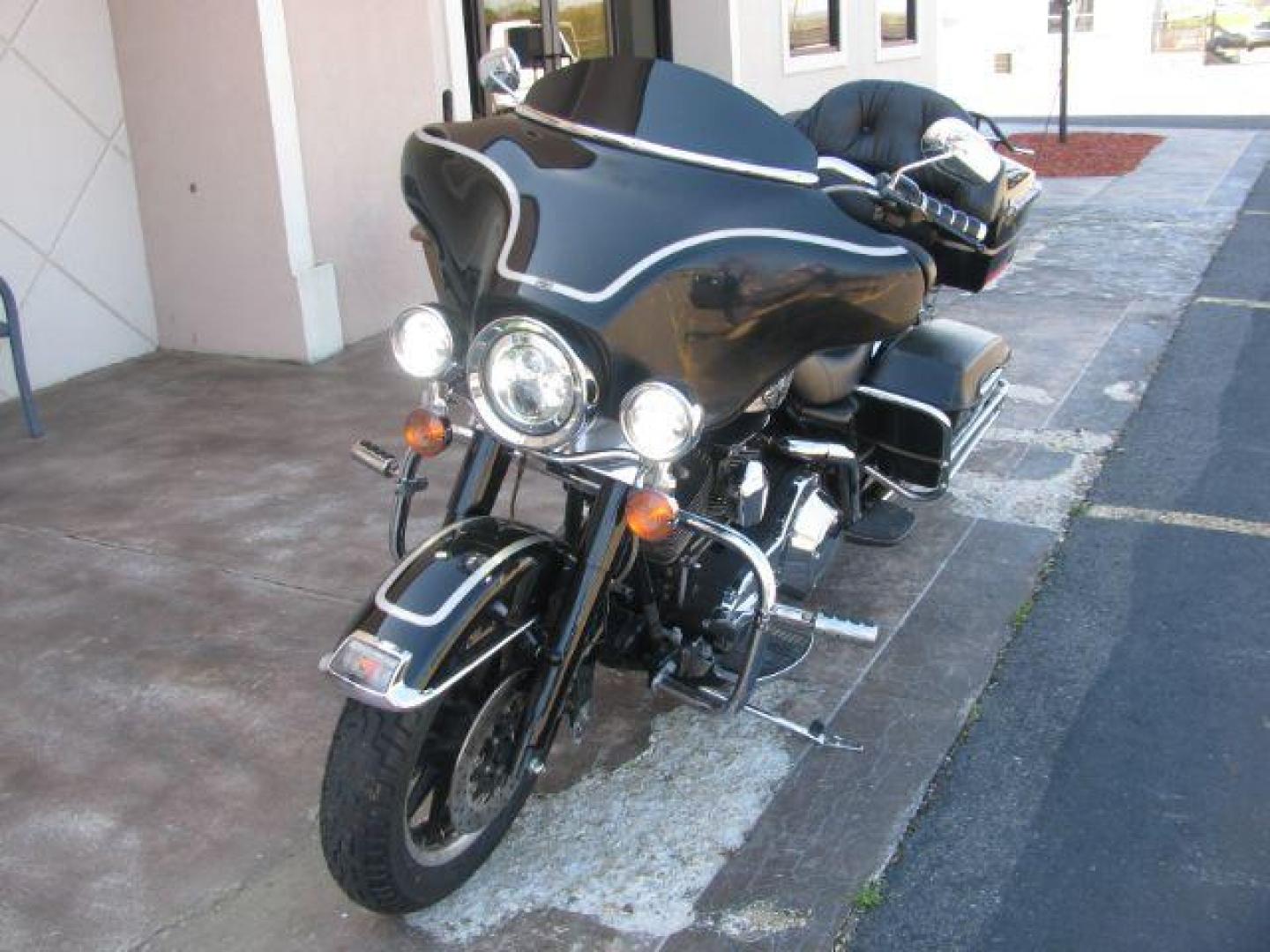 2003 Black Harley Davidson FLHTCI Electra Glide - (1HD1FFW183Y) with an 1450CC engine, located at 2443 Albert Pike, Hot Springs, AR, 71913, (501) 623-6255, 34.492222, -93.109993 - ALL LISTED FEATURES MAY NOT BE AVAILABLE!!!!! - Photo#7