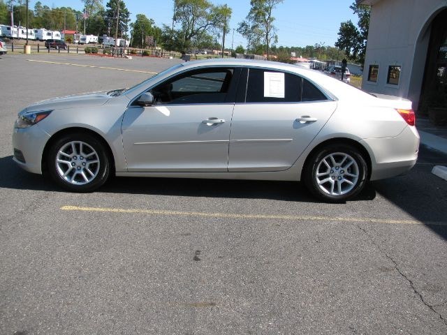2015 Tan Chevrolet Malibu 1LT (1G11C5SL3FF) with an 2.5L L4 DOHC 16V engine, 6-Speed Automatic transmission, located at 2443 Albert Pike, Hot Springs, AR, 71913, (501) 623-6255, 34.492222, -93.109993 - ALL LISTED FEATURES MAY NOT BE INCLUDED!!!!!- Photo#4