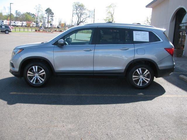 2018 Silver Honda Pilot EX-L w/RES (5FNYF5H83JB) with an 3.5L V6 SOHC 24V engine, 6-Speed Automatic transmission, located at 2443 Albert Pike, Hot Springs, AR, 71913, (501) 623-6255, 34.492222, -93.109993 - ALL LISTED FEATURES MAY NOT BE AVAILABLE!!!! - Photo#4