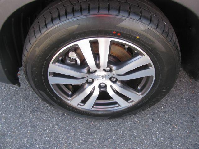 2018 Silver Honda Pilot EX-L w/RES (5FNYF5H83JB) with an 3.5L V6 SOHC 24V engine, 6-Speed Automatic transmission, located at 2443 Albert Pike, Hot Springs, AR, 71913, (501) 623-6255, 34.492222, -93.109993 - ALL LISTED FEATURES MAY NOT BE AVAILABLE!!!! - Photo#6