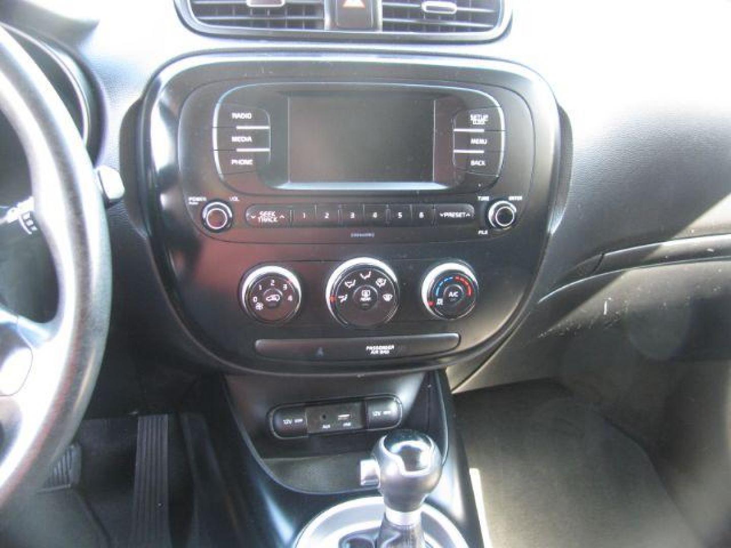 2018 Green Kia Soul WAGON 4-DR (KNDJN2A27J7) with an 1.6L L4 DOHC 16V engine, 6-Speed Automatic transmission, located at 2443 Albert Pike, Hot Springs, AR, 71913, (501) 623-6255, 34.492222, -93.109993 - ALL LISTED FEATURES MAY NOT BE AVAILABLE!!!! - Photo#9