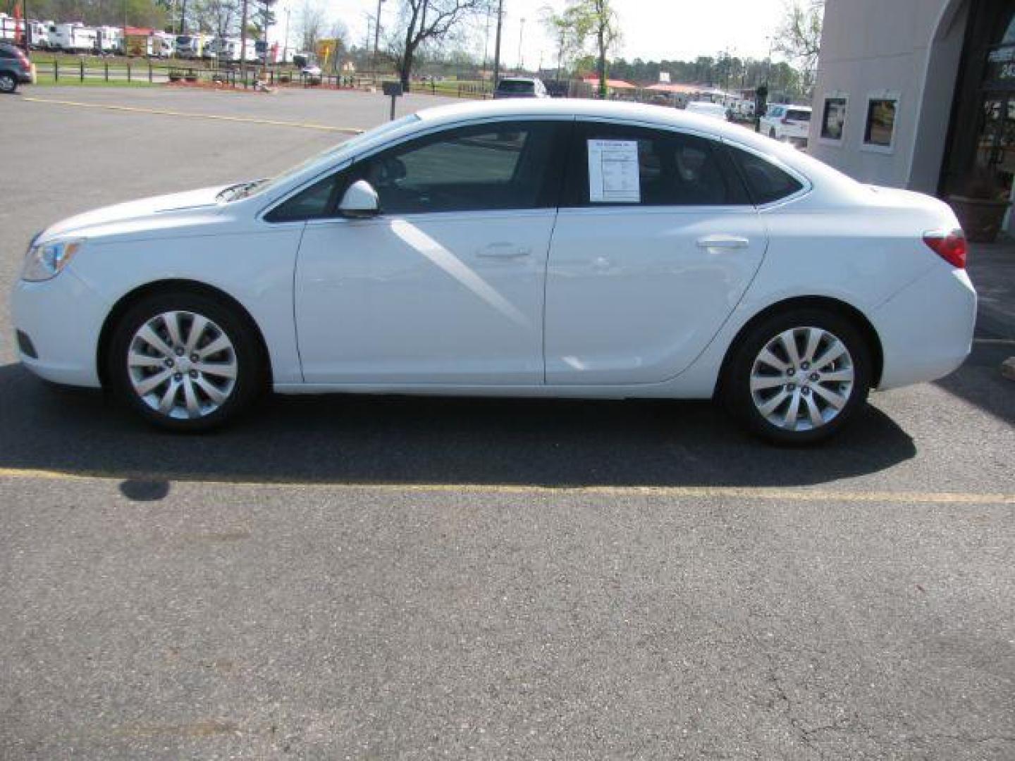 2015 White Buick Verano Base (1G4PP5SK7F4) with an 2.4L L4 DOHC 16V FFV engine, 6-Speed Automatic transmission, located at 2443 Albert Pike, Hot Springs, AR, 71913, (501) 623-6255, 34.492222, -93.109993 - Photo#4