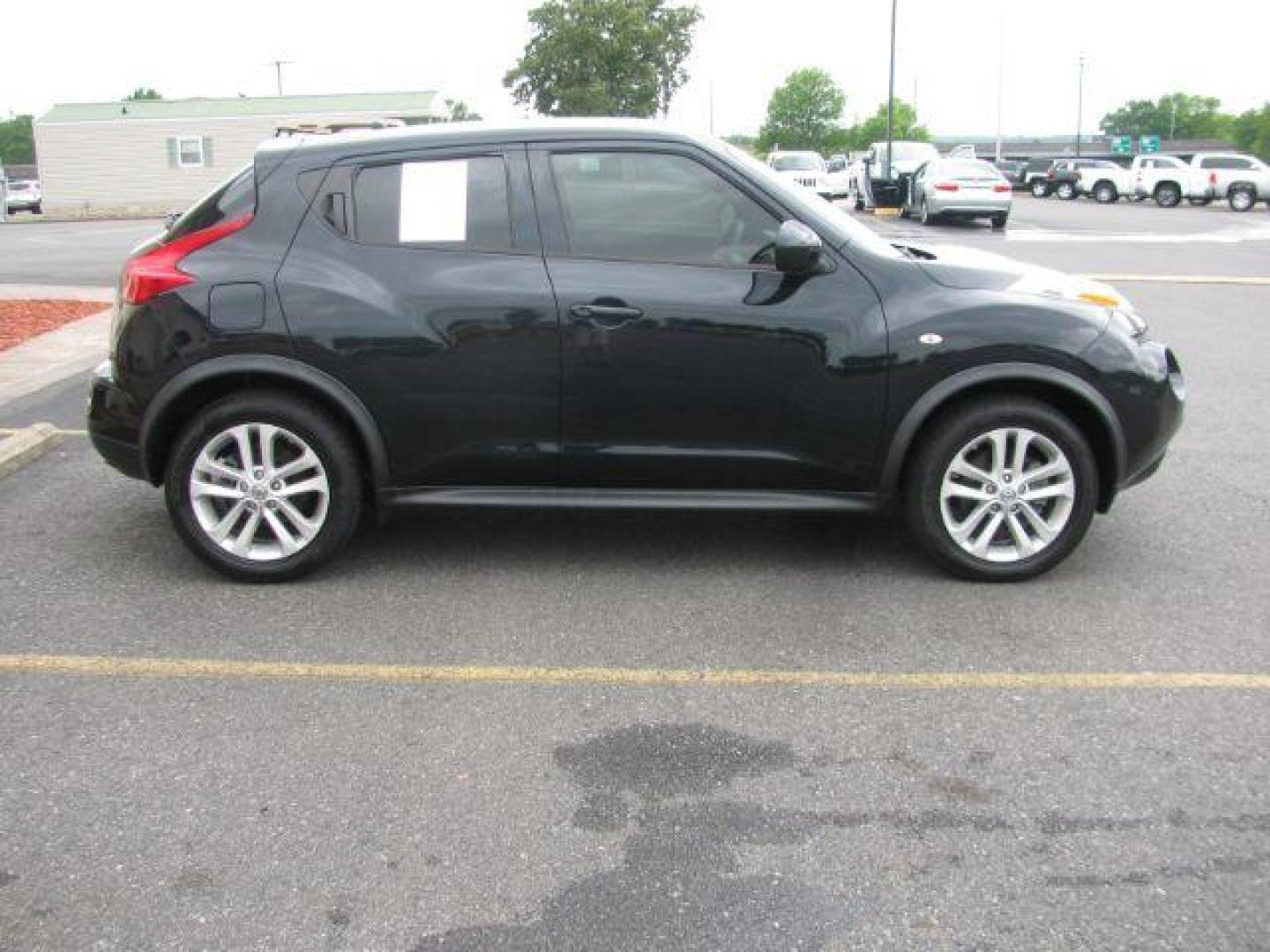 2014 Black Nissan Juke SL AWD (JN8AF5MV0ET) with an 1.6L L4 DOHC 16V engine, Continuously Variable Transmission transmission, located at 2443 Albert Pike, Hot Springs, AR, 71913, (501) 623-6255, 34.492222, -93.109993 - ALL LISTED FEATURES MAY NOT BE AVAILABLE!!!! - Photo#4