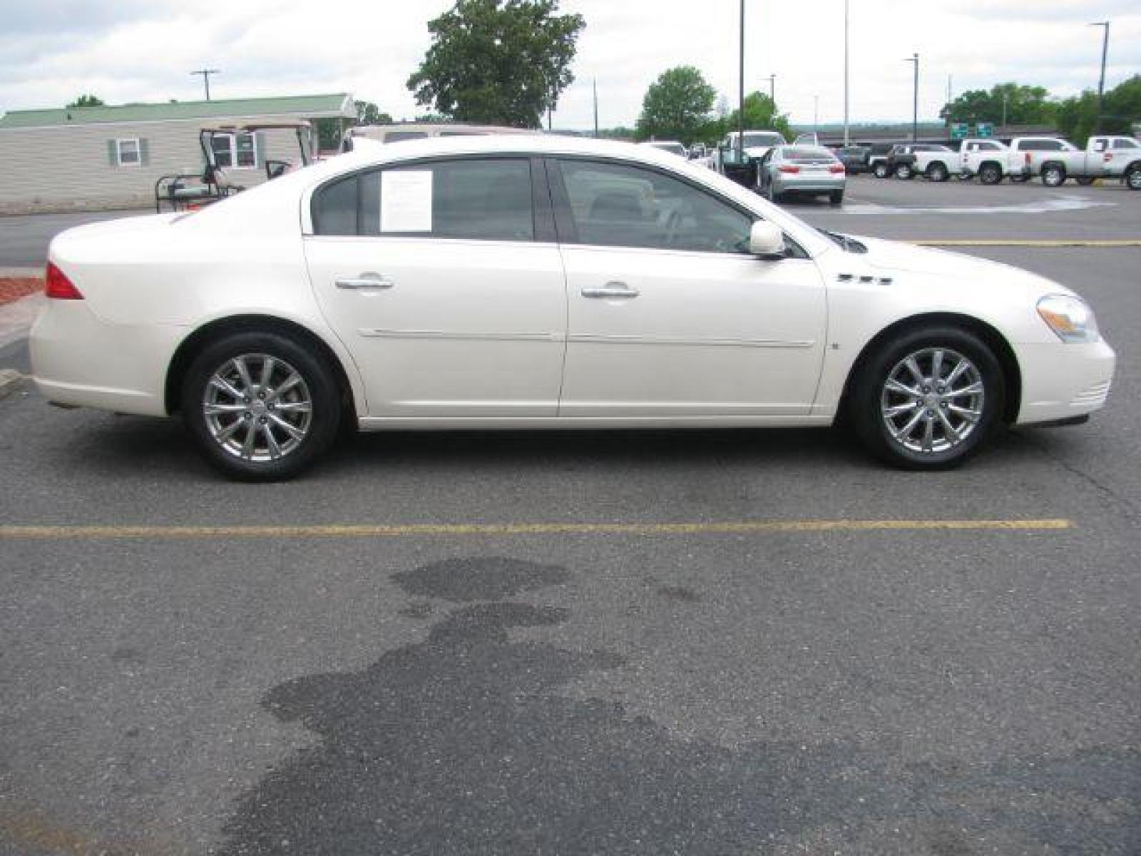 2009 White Buick Lucerne CXL1 (1G4HD57M49U) with an 3.9L V6 OHV 12V engine, 4-Speed Automatic transmission, located at 2443 Albert Pike, Hot Springs, AR, 71913, (501) 623-6255, 34.492222, -93.109993 - ALL LISTED FEATURES MAY NOT BE AVAILABLE!!!! - Photo #4