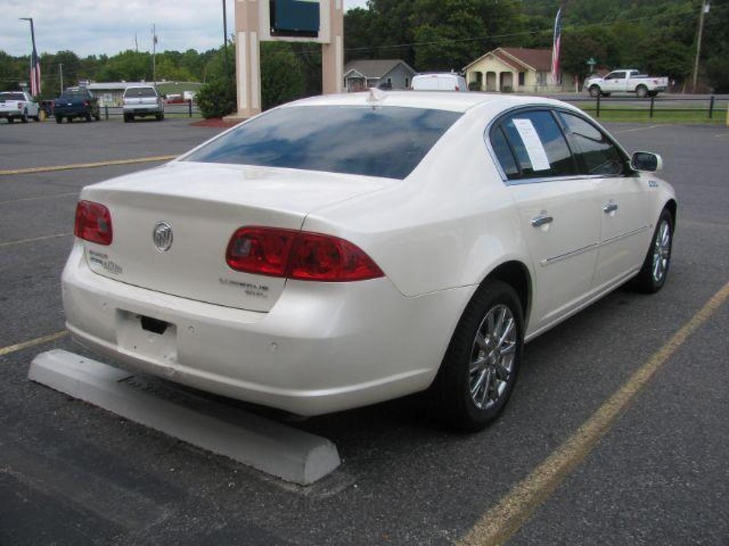 2009 White Buick Lucerne CXL1 (1G4HD57M49U) with an 3.9L V6 OHV 12V engine, 4-Speed Automatic transmission, located at 2443 Albert Pike, Hot Springs, AR, 71913, (501) 623-6255, 34.492222, -93.109993 - ALL LISTED FEATURES MAY NOT BE AVAILABLE!!!! - Photo#3