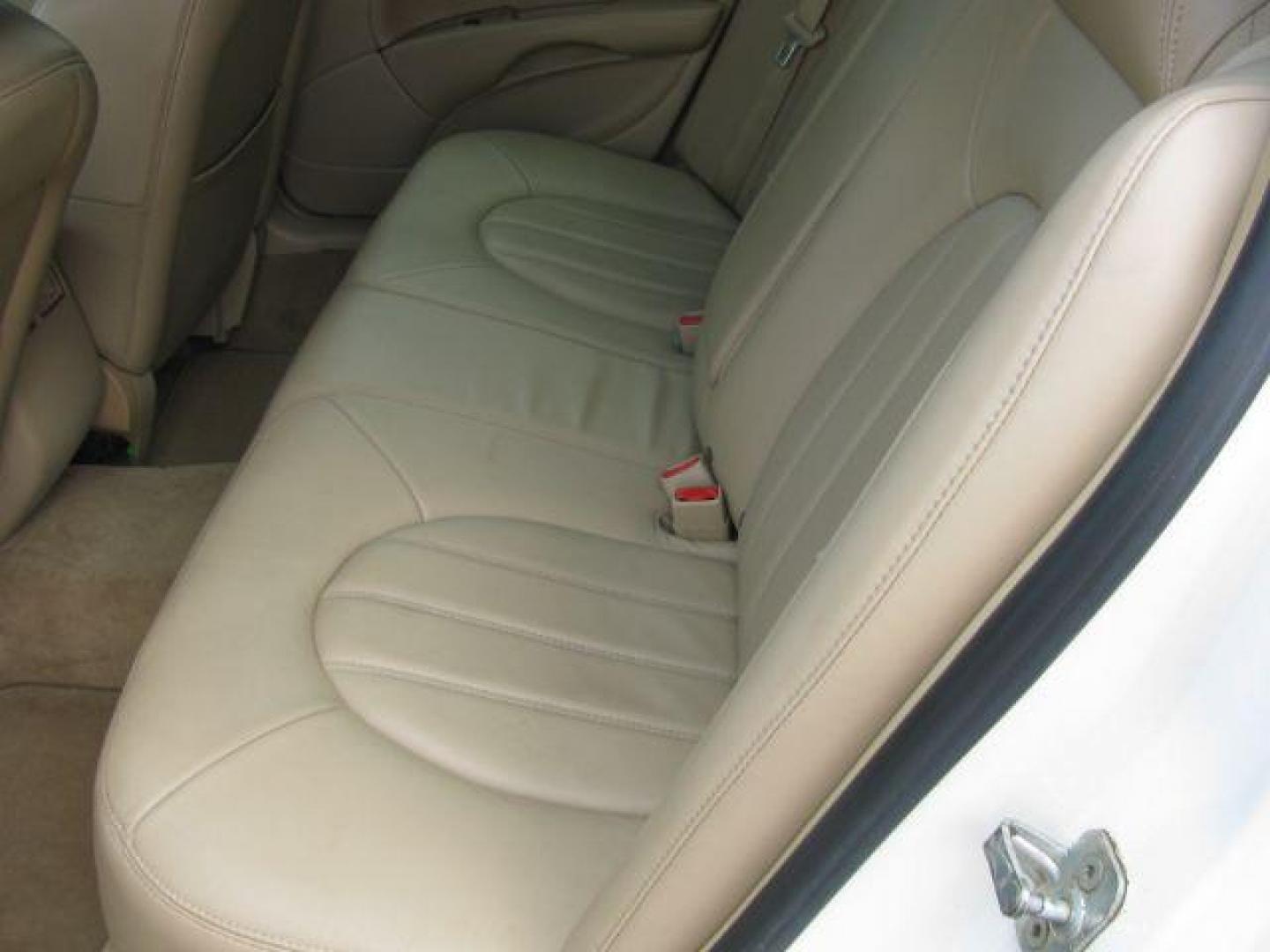 2009 White Buick Lucerne CXL1 (1G4HD57M49U) with an 3.9L V6 OHV 12V engine, 4-Speed Automatic transmission, located at 2443 Albert Pike, Hot Springs, AR, 71913, (501) 623-6255, 34.492222, -93.109993 - ALL LISTED FEATURES MAY NOT BE AVAILABLE!!!! - Photo#6