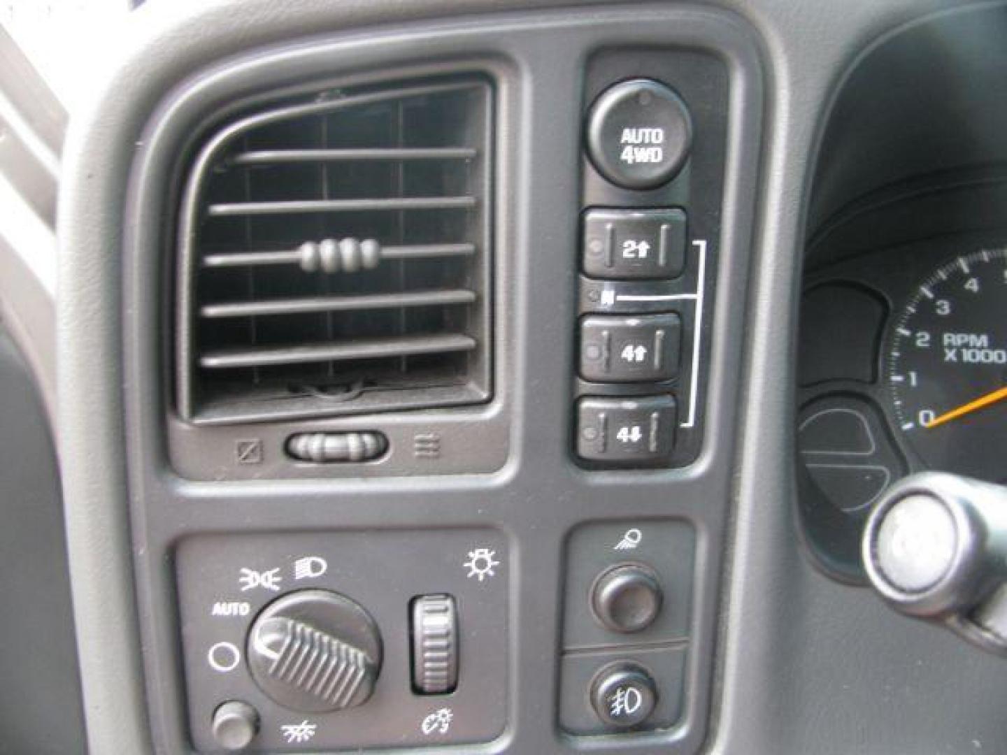 2005 Pewter Chevrolet Silverado 1500 LS Long Bed 4WD (1GCEK14T55Z) with an 5.3L V8 OHV 16V engine, located at 2443 Albert Pike, Hot Springs, AR, 71913, (501) 623-6255, 34.492222, -93.109993 - ALL LISTED FEATURES MAY NOT BE AVAILABLE!!!! - Photo#10
