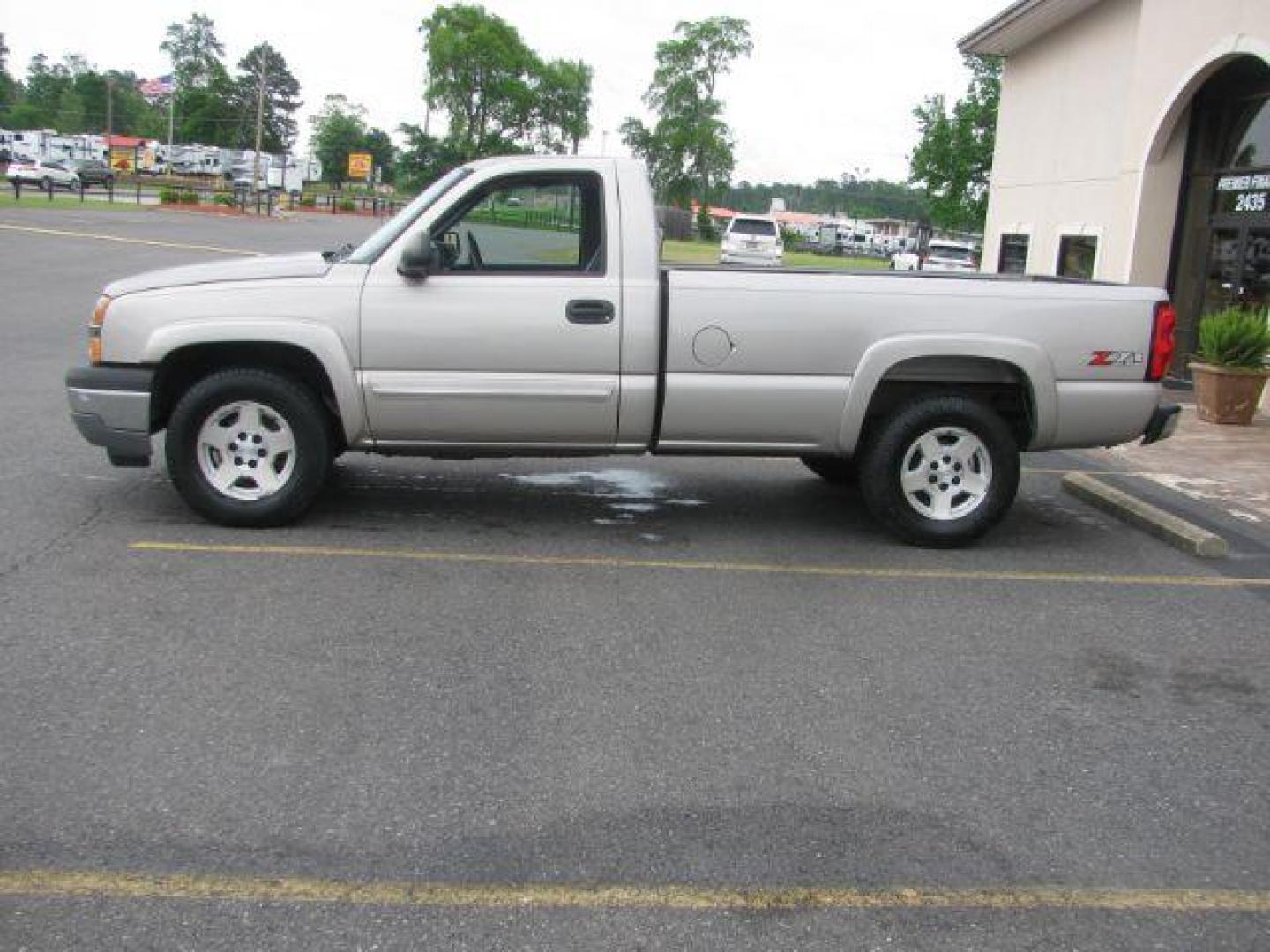 2005 Pewter Chevrolet Silverado 1500 LS Long Bed 4WD (1GCEK14T55Z) with an 5.3L V8 OHV 16V engine, located at 2443 Albert Pike, Hot Springs, AR, 71913, (501) 623-6255, 34.492222, -93.109993 - ALL LISTED FEATURES MAY NOT BE AVAILABLE!!!! - Photo#1