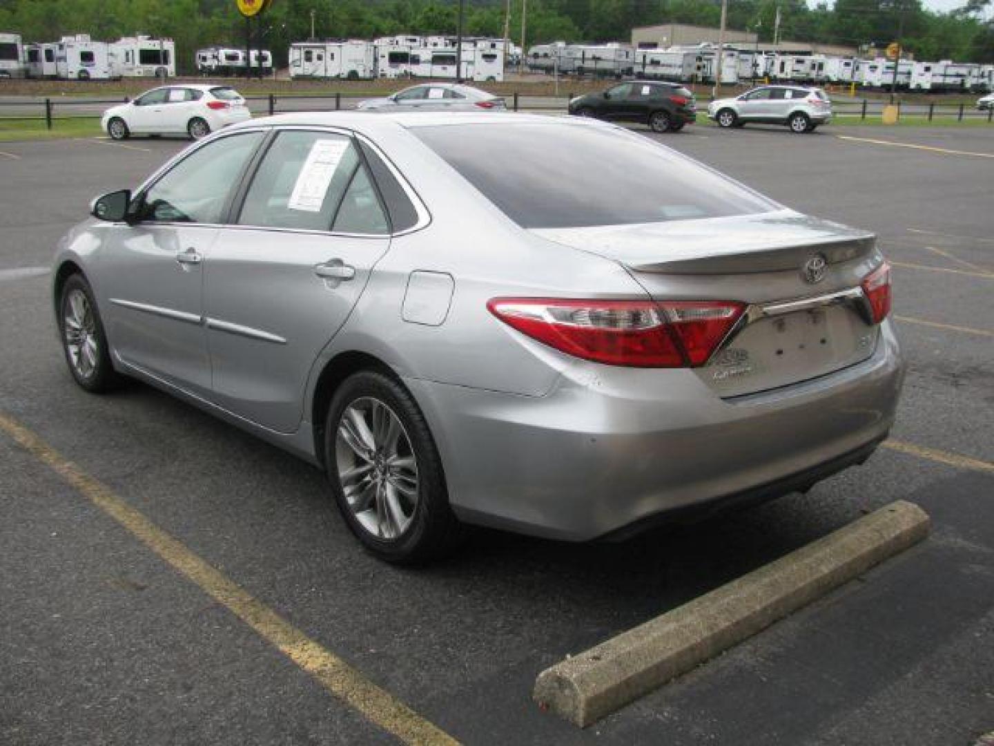 2015 Silver Toyota Camry SE (4T1BF1FKXFU) with an 2.5L L4 DOHC 16V engine, 6-Speed Automatic transmission, located at 2443 Albert Pike, Hot Springs, AR, 71913, (501) 623-6255, 34.492222, -93.109993 - ALL LISTED FEATURES MAY NOT BE AVAILABLE!!!! - Photo#2