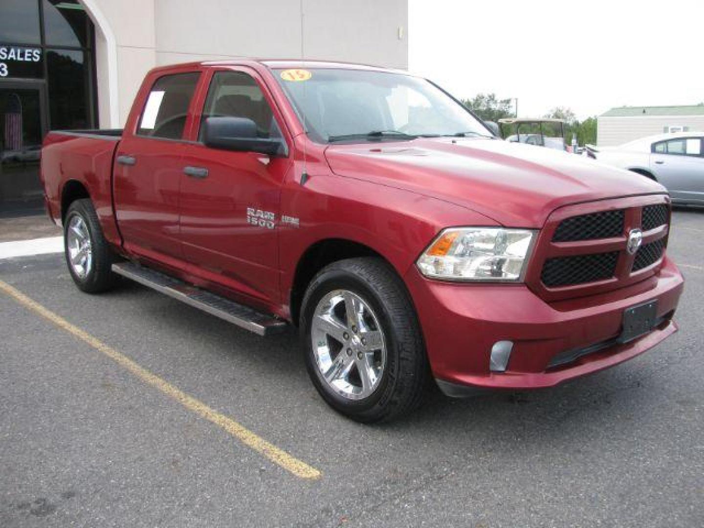 2015 Maroon RAM 1500 Tradesman Crew Cab SWB 2WD (1C6RR6KT0FS) with an 5.7L V8 OHV 16V engine, 8-Speed Automatic transmission, located at 2443 Albert Pike, Hot Springs, AR, 71913, (501) 623-6255, 34.492222, -93.109993 - ALL LISTED FEATURES MAY NOT BE AVAILABLE!!!! - Photo#5