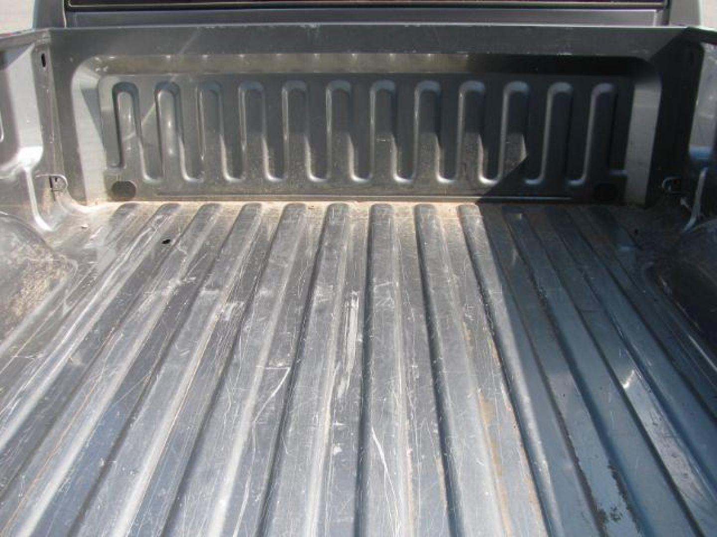 2007 Gray Dodge Ram 1500 ST 2WD (1D7HA16PX7J) with an 4.7L V8 SOHC 16V FFV engine, located at 2443 Albert Pike, Hot Springs, AR, 71913, (501) 623-6255, 34.492222, -93.109993 - Photo#3