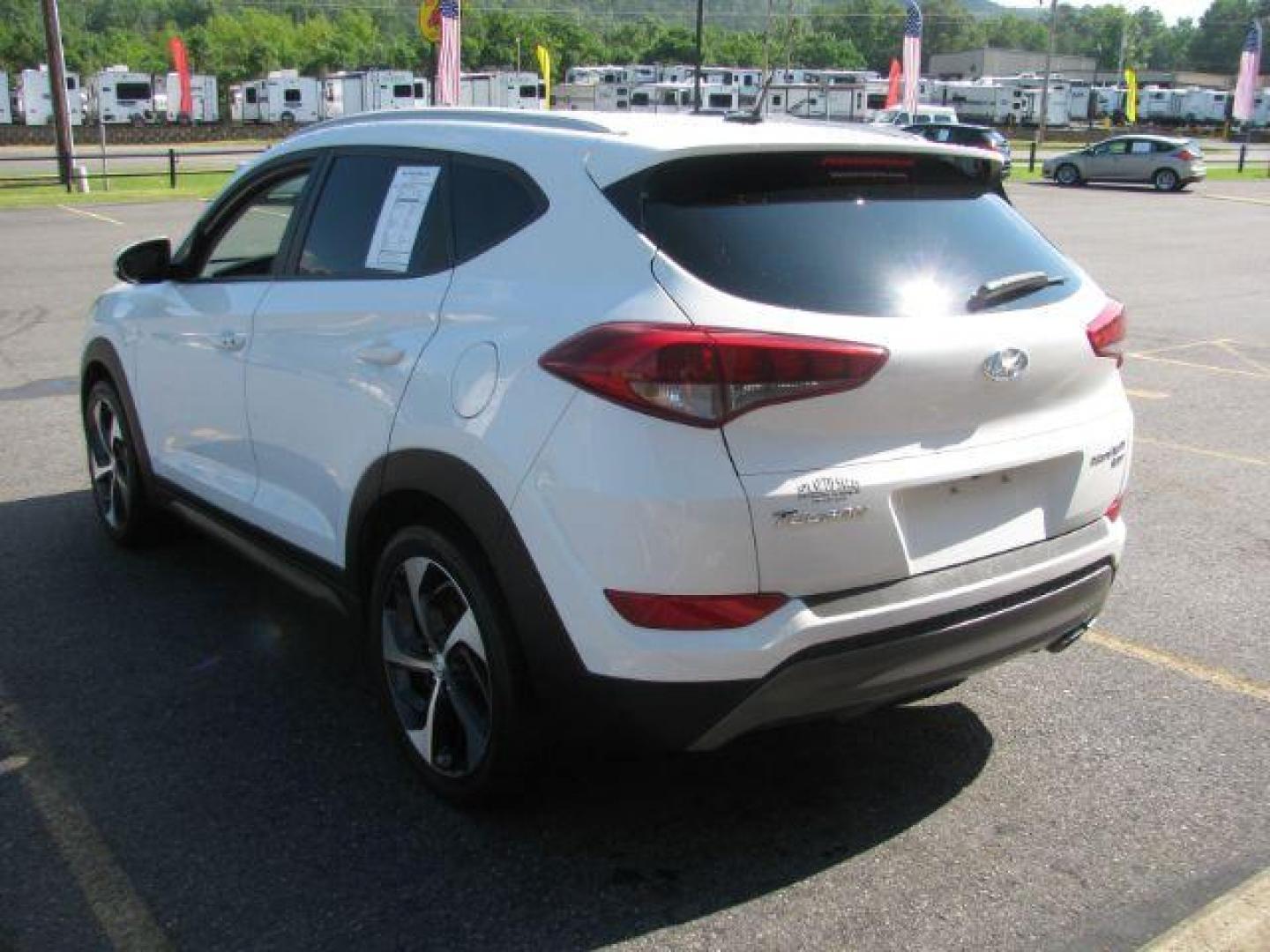 2016 White Hyundai Tucson Sport AWD (KM8J3CA29GU) with an 1.6L L4 DOHC 16V engine, 7-Speed Automatic transmission, located at 2443 Albert Pike, Hot Springs, AR, 71913, (501) 623-6255, 34.492222, -93.109993 - Photo#3
