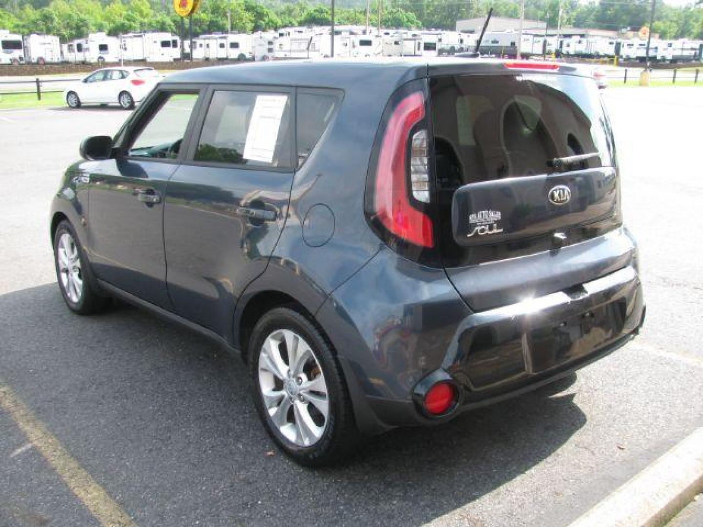 2016 Gray Kia Soul + (KNDJP3A52G7) with an 2.0L L4 DOHC 16V engine, 6-Speed Automatic transmission, located at 2443 Albert Pike, Hot Springs, AR, 71913, (501) 623-6255, 34.492222, -93.109993 - Photo#2