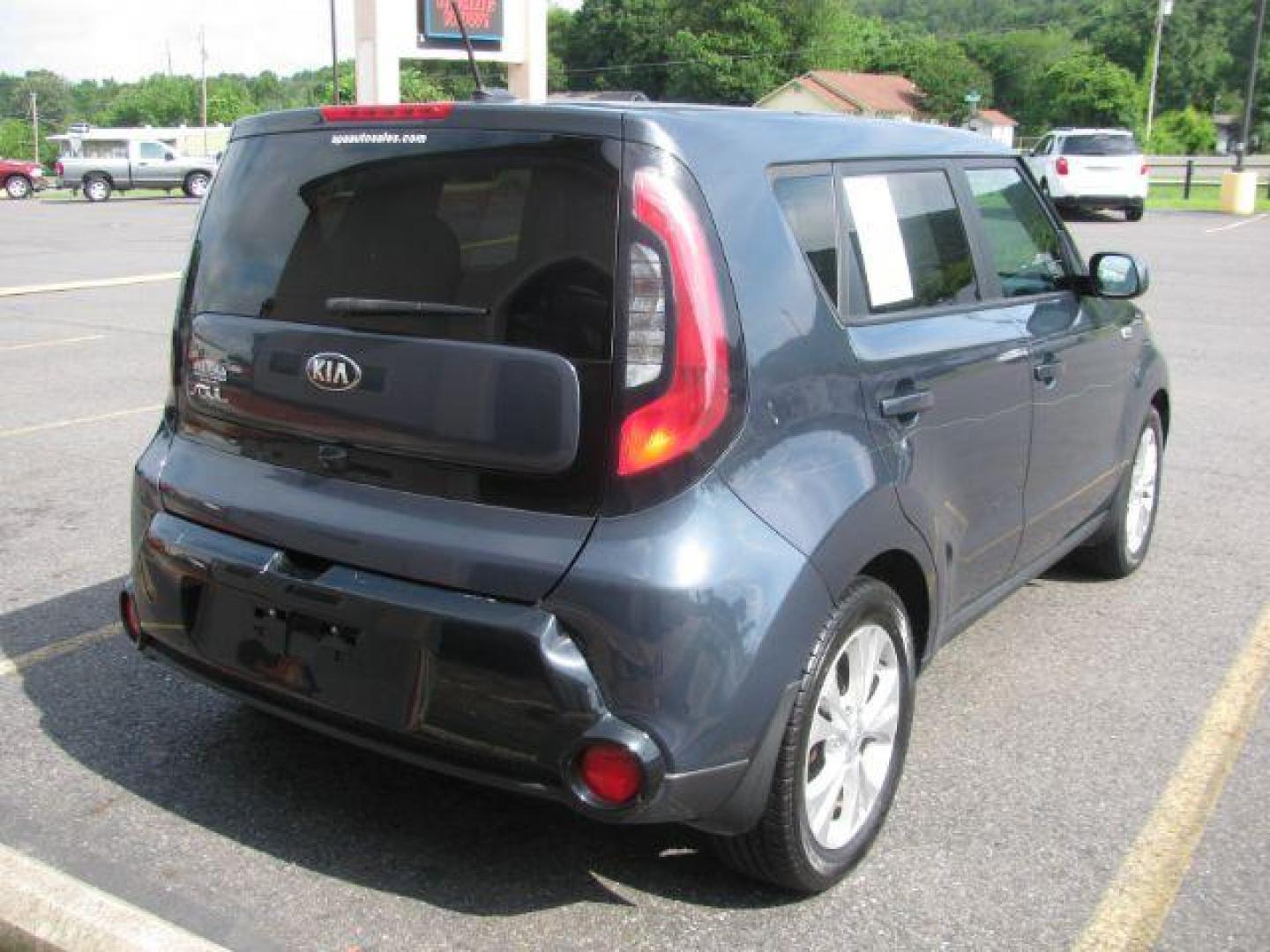 2016 Gray Kia Soul + (KNDJP3A52G7) with an 2.0L L4 DOHC 16V engine, 6-Speed Automatic transmission, located at 2443 Albert Pike, Hot Springs, AR, 71913, (501) 623-6255, 34.492222, -93.109993 - Photo#3