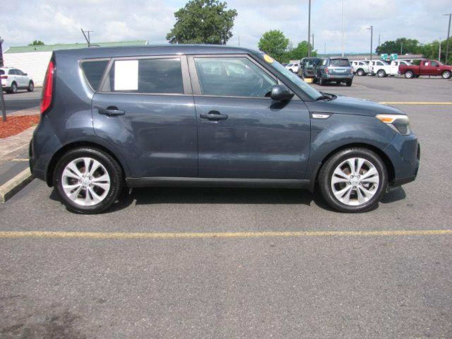 2016 Gray Kia Soul + (KNDJP3A52G7) with an 2.0L L4 DOHC 16V engine, 6-Speed Automatic transmission, located at 2443 Albert Pike, Hot Springs, AR, 71913, (501) 623-6255, 34.492222, -93.109993 - Photo#4