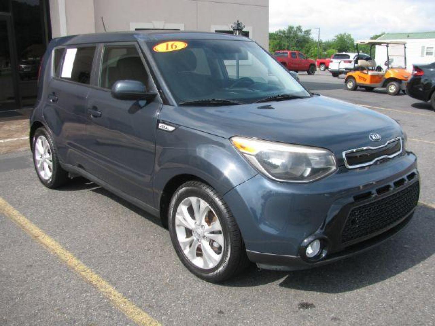 2016 Gray Kia Soul + (KNDJP3A52G7) with an 2.0L L4 DOHC 16V engine, 6-Speed Automatic transmission, located at 2443 Albert Pike, Hot Springs, AR, 71913, (501) 623-6255, 34.492222, -93.109993 - Photo#5